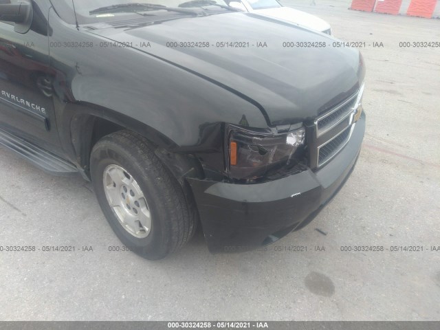 Photo 5 VIN: 3GNVKEE02AG250236 - CHEVROLET AVALANCHE 