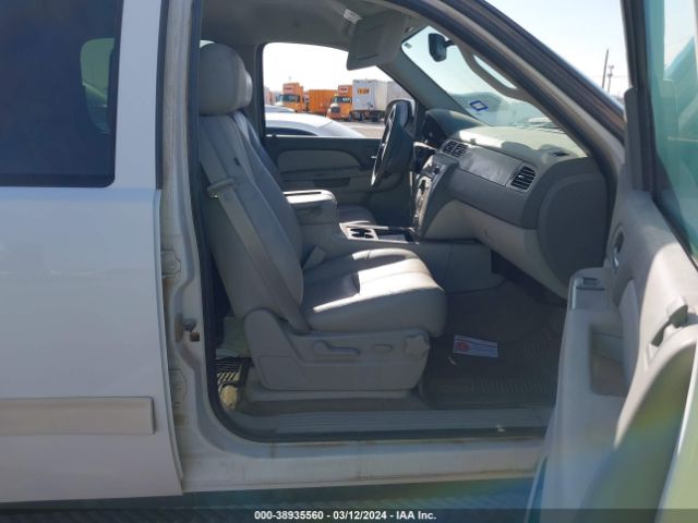 Photo 4 VIN: 3GNVKFE05AG271345 - CHEVROLET AVALANCHE 1500 