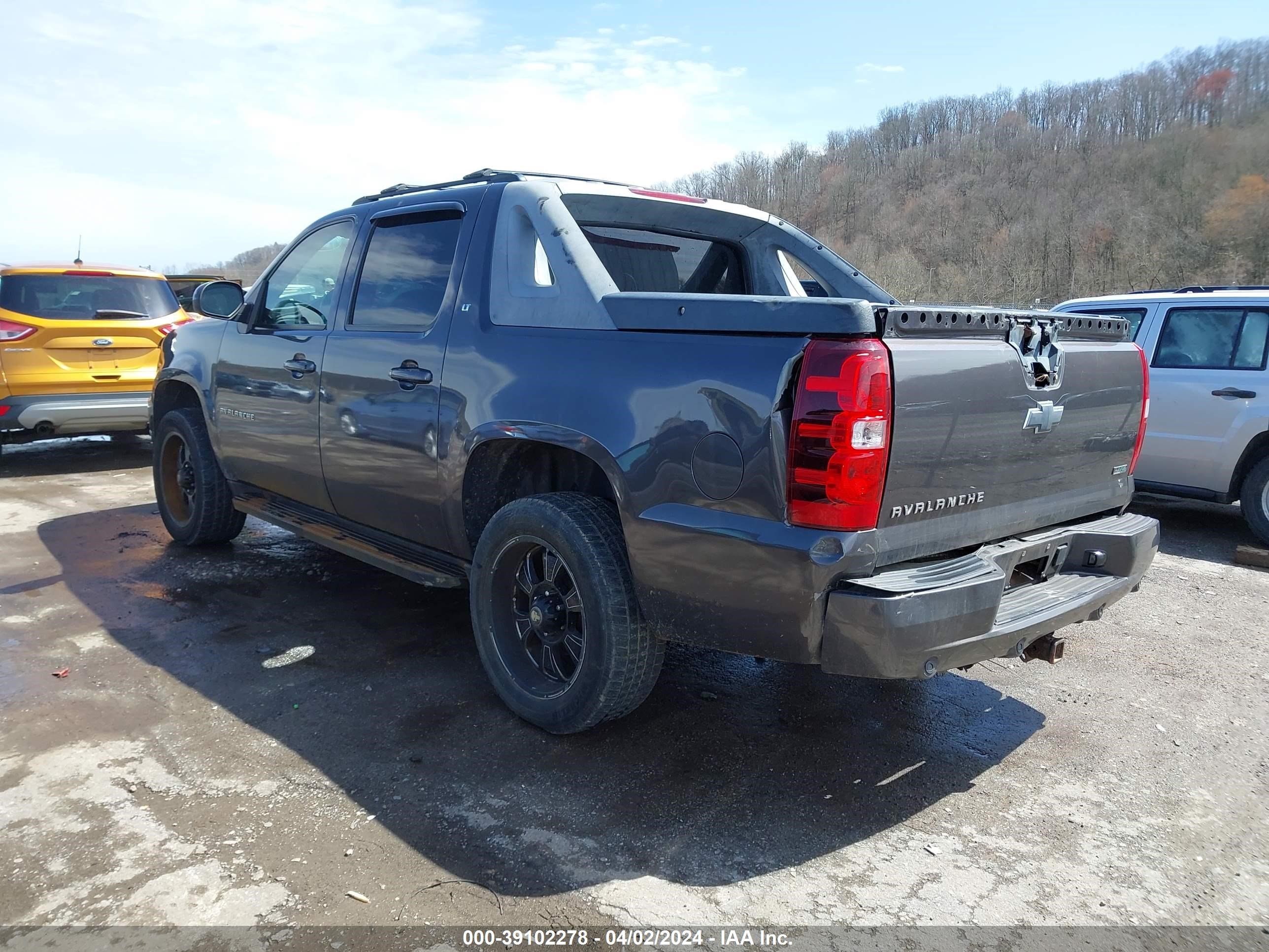 Photo 2 VIN: 3GNVKFE08AG295106 - CHEVROLET AVALANCHE 