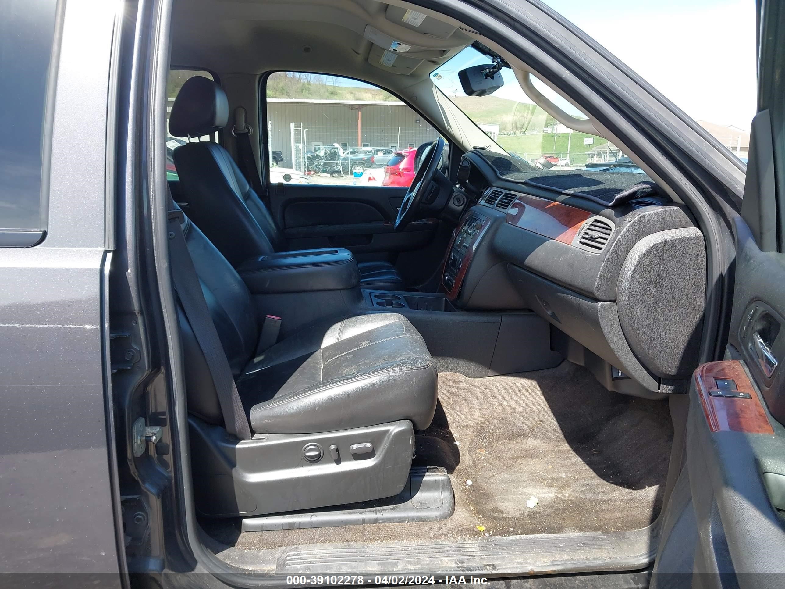 Photo 4 VIN: 3GNVKFE08AG295106 - CHEVROLET AVALANCHE 