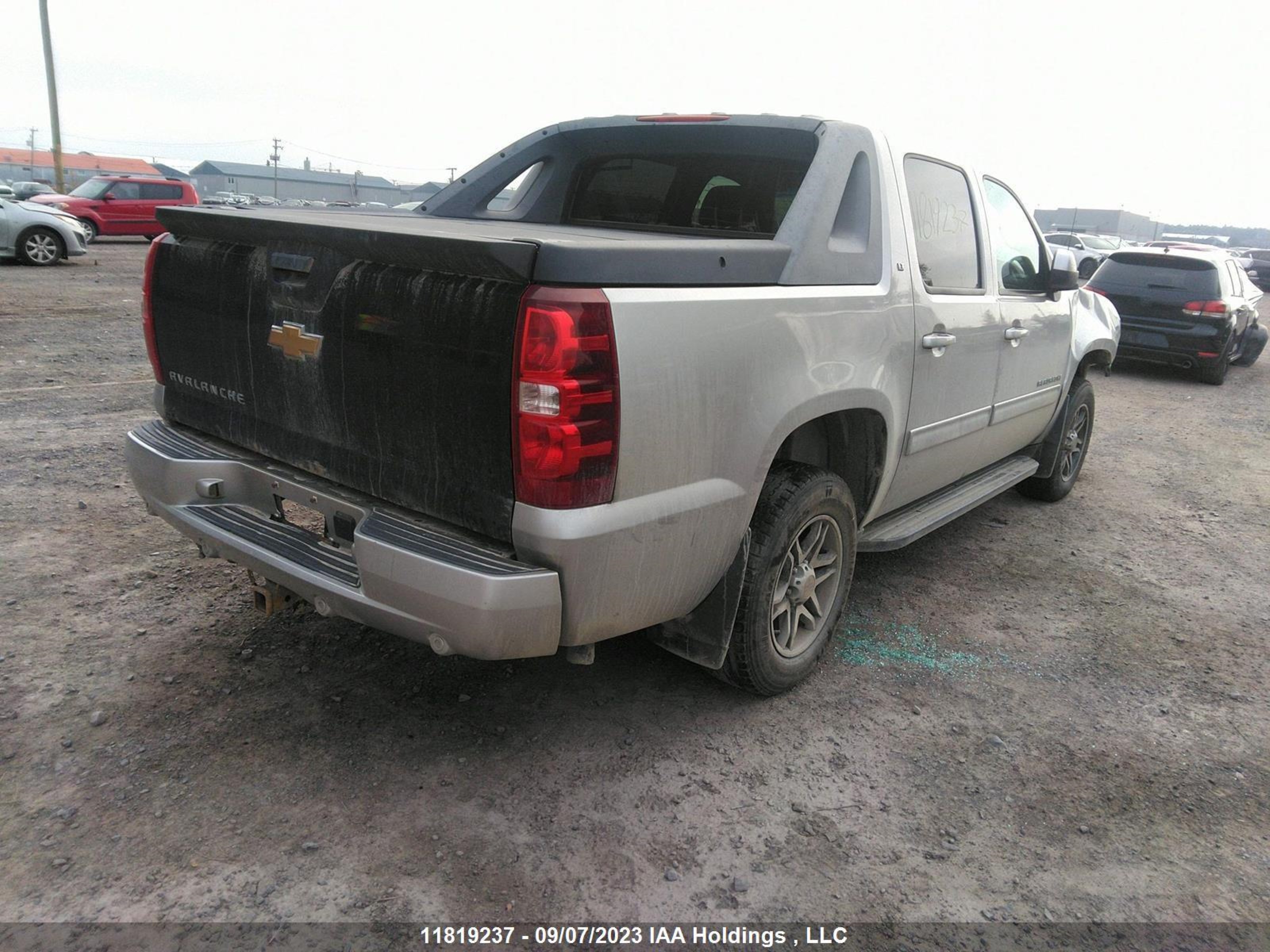 Photo 3 VIN: 3GNVKFE0XAG230869 - CHEVROLET AVALANCHE 