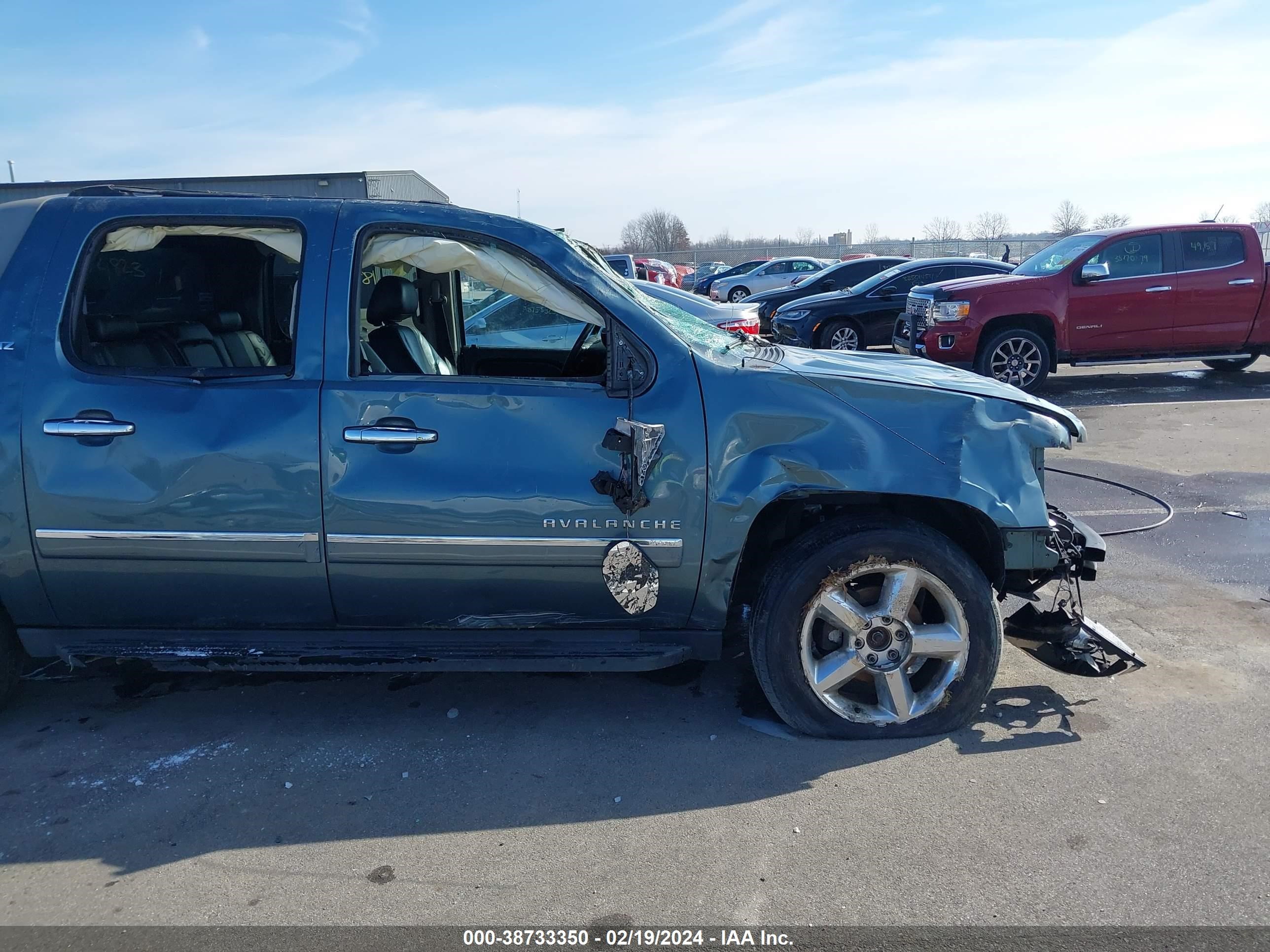 Photo 17 VIN: 3GNVKGE08AG230763 - CHEVROLET AVALANCHE 