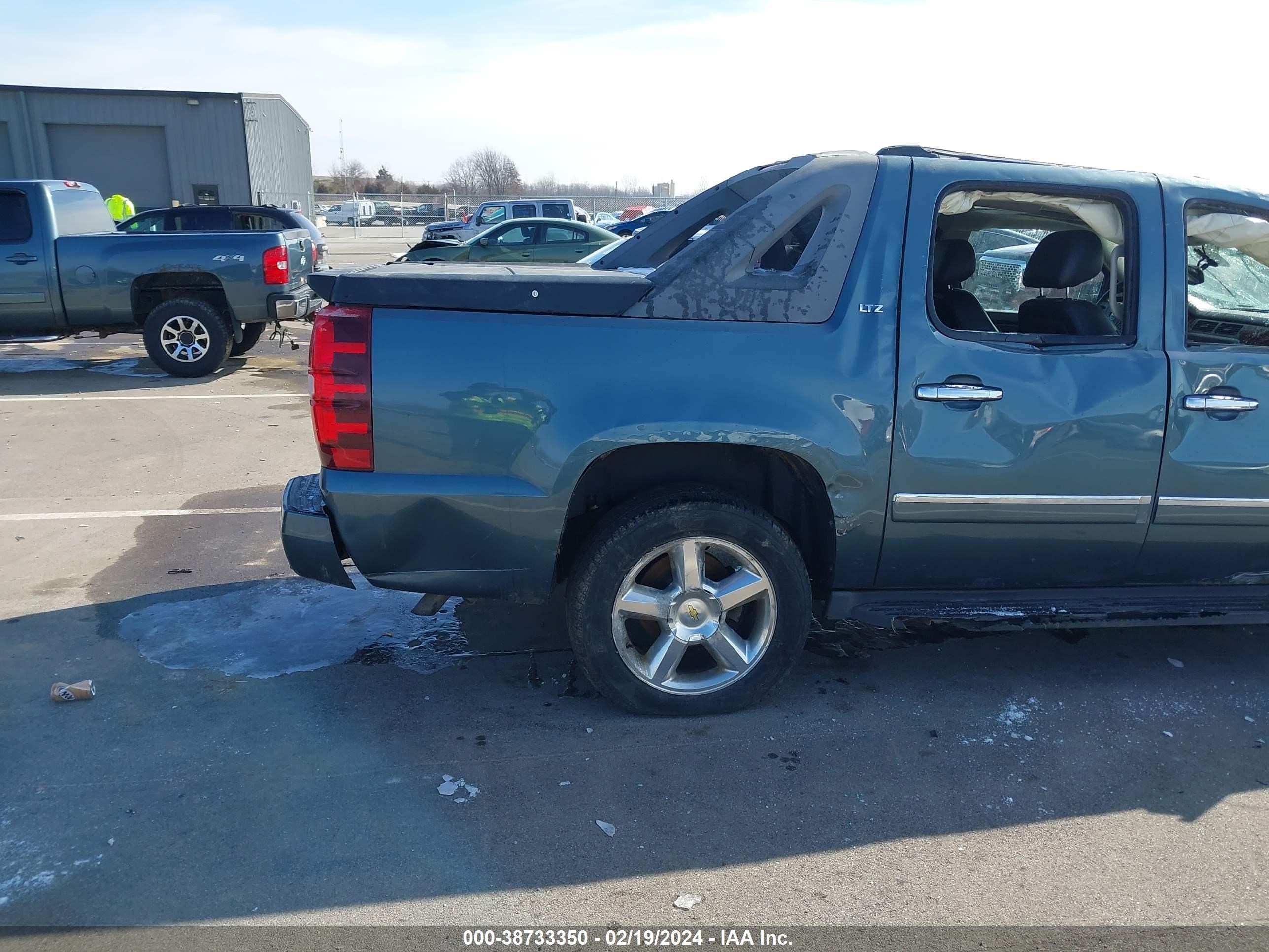 Photo 18 VIN: 3GNVKGE08AG230763 - CHEVROLET AVALANCHE 