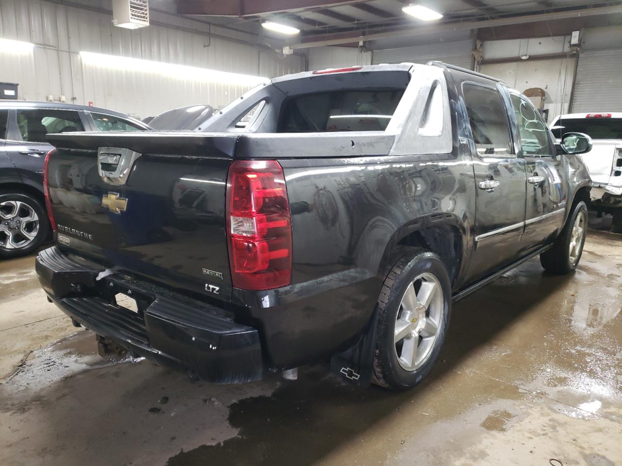 Photo 2 VIN: 3GNVKGE09AG101771 - CHEVROLET AVALANCHE 