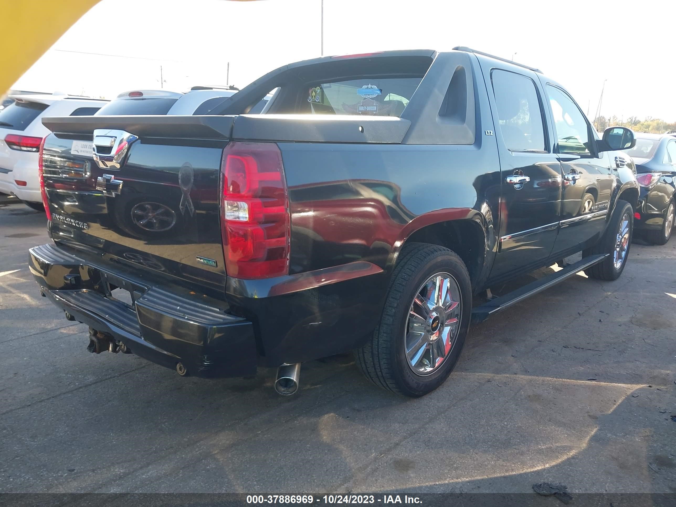 Photo 3 VIN: 3GNVKGE09AG186367 - CHEVROLET AVALANCHE 