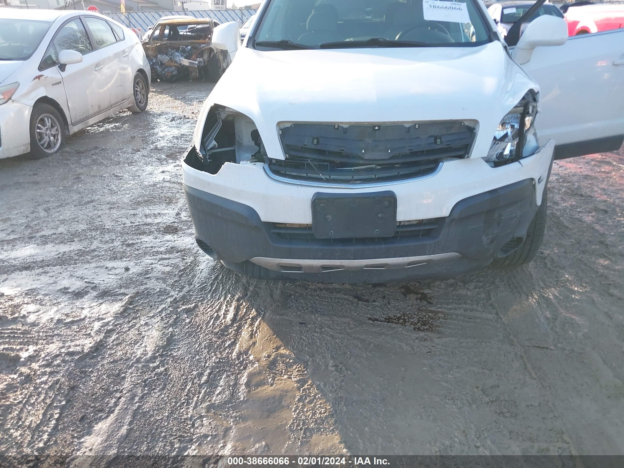 Photo 5 VIN: 3GSCL33P38S533211 - SATURN VUE 