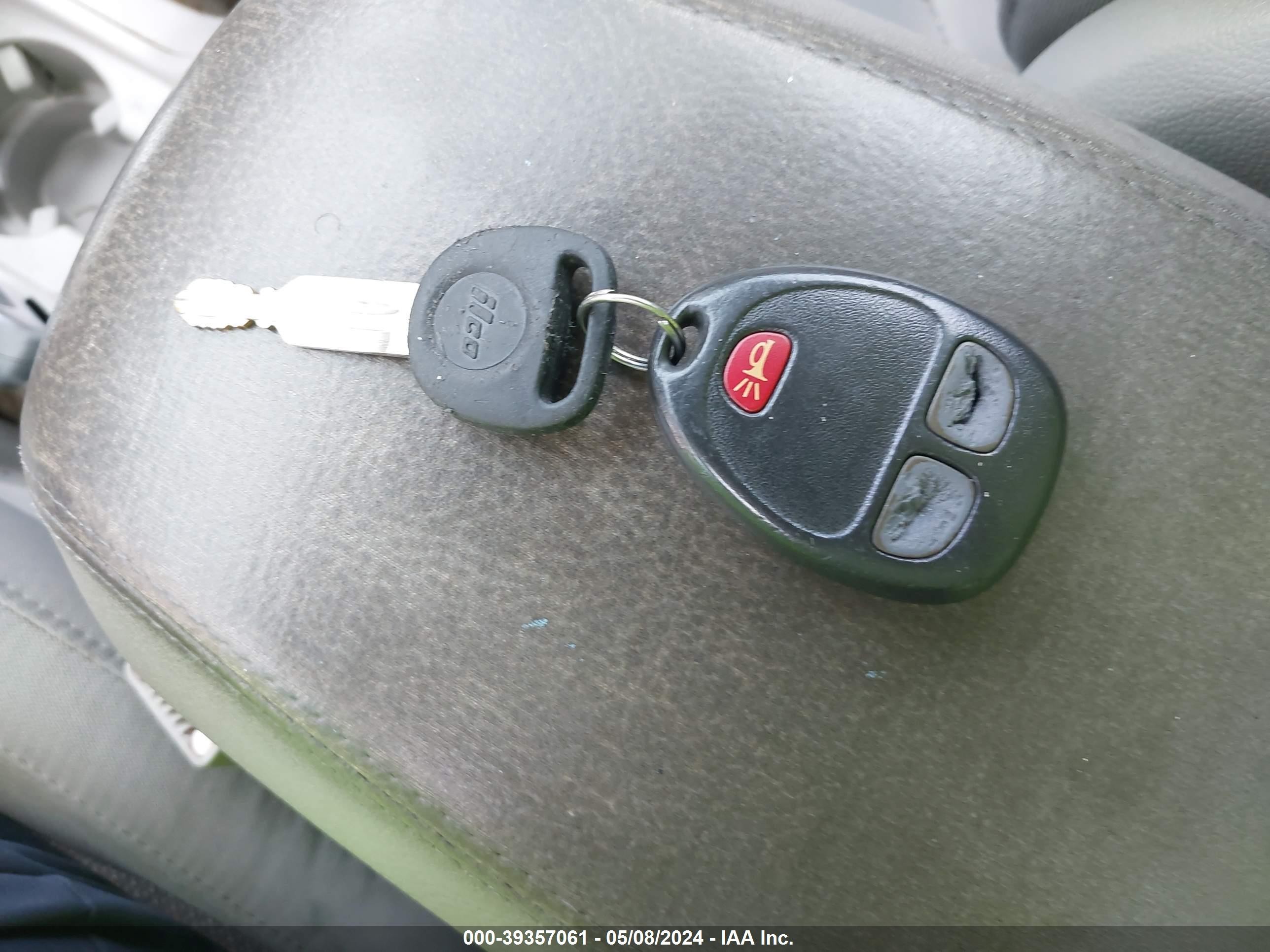 Photo 10 VIN: 3GSCL53758S680710 - SATURN VUE 