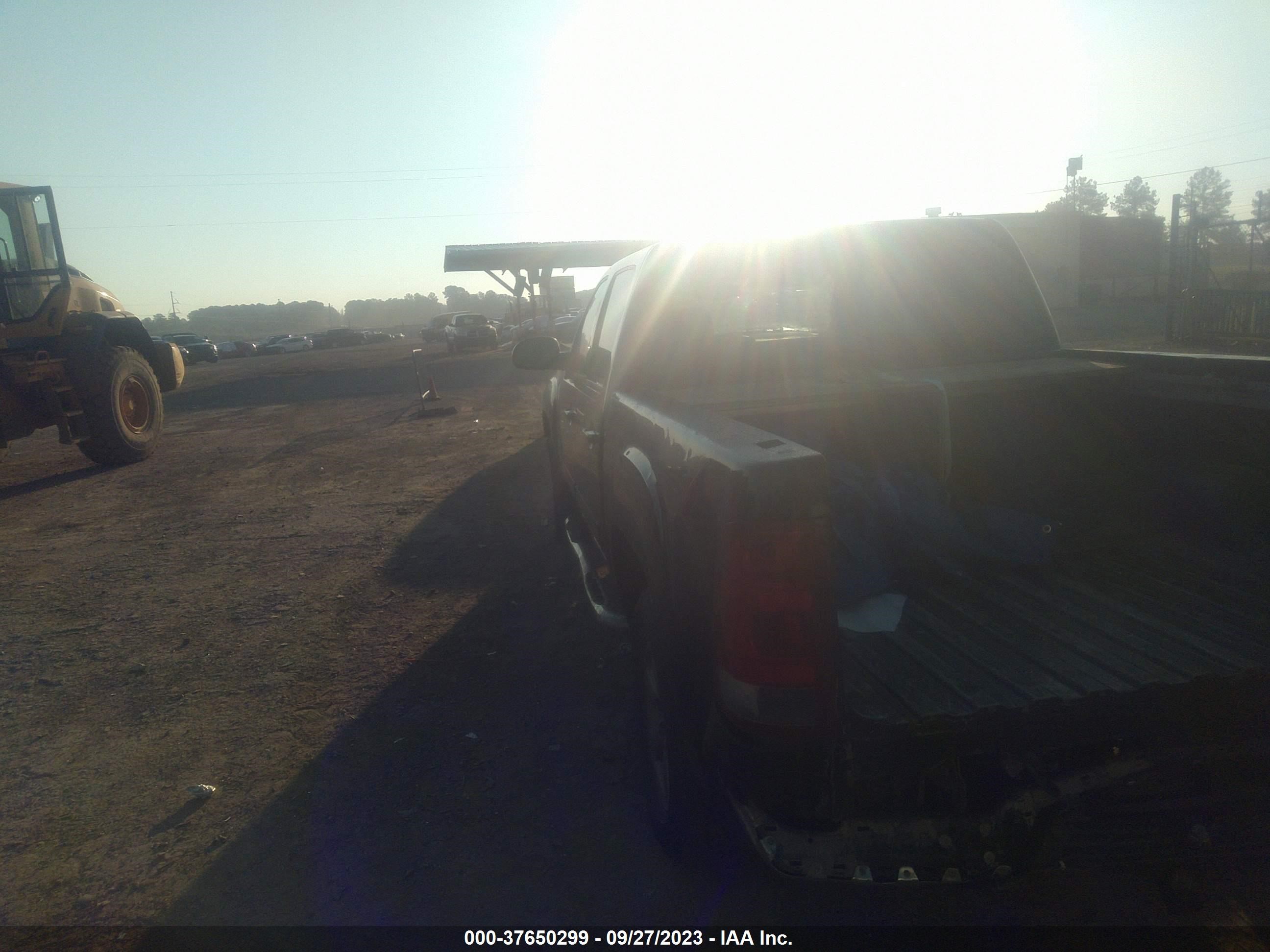 Photo 2 VIN: 3GTEC13088G126936 - GMC SIERRA 