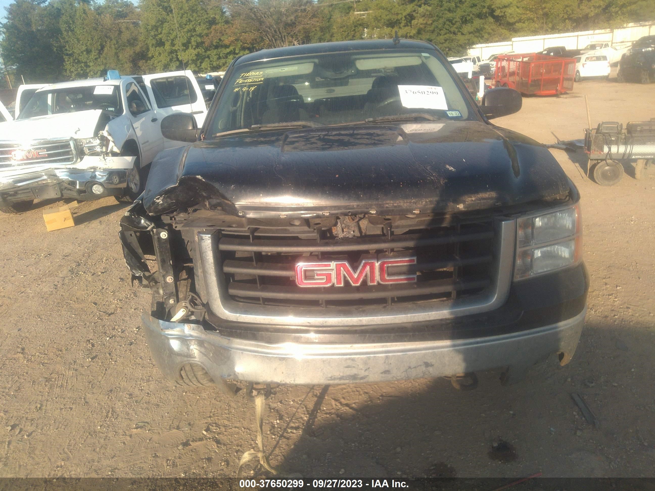 Photo 5 VIN: 3GTEC13088G126936 - GMC SIERRA 