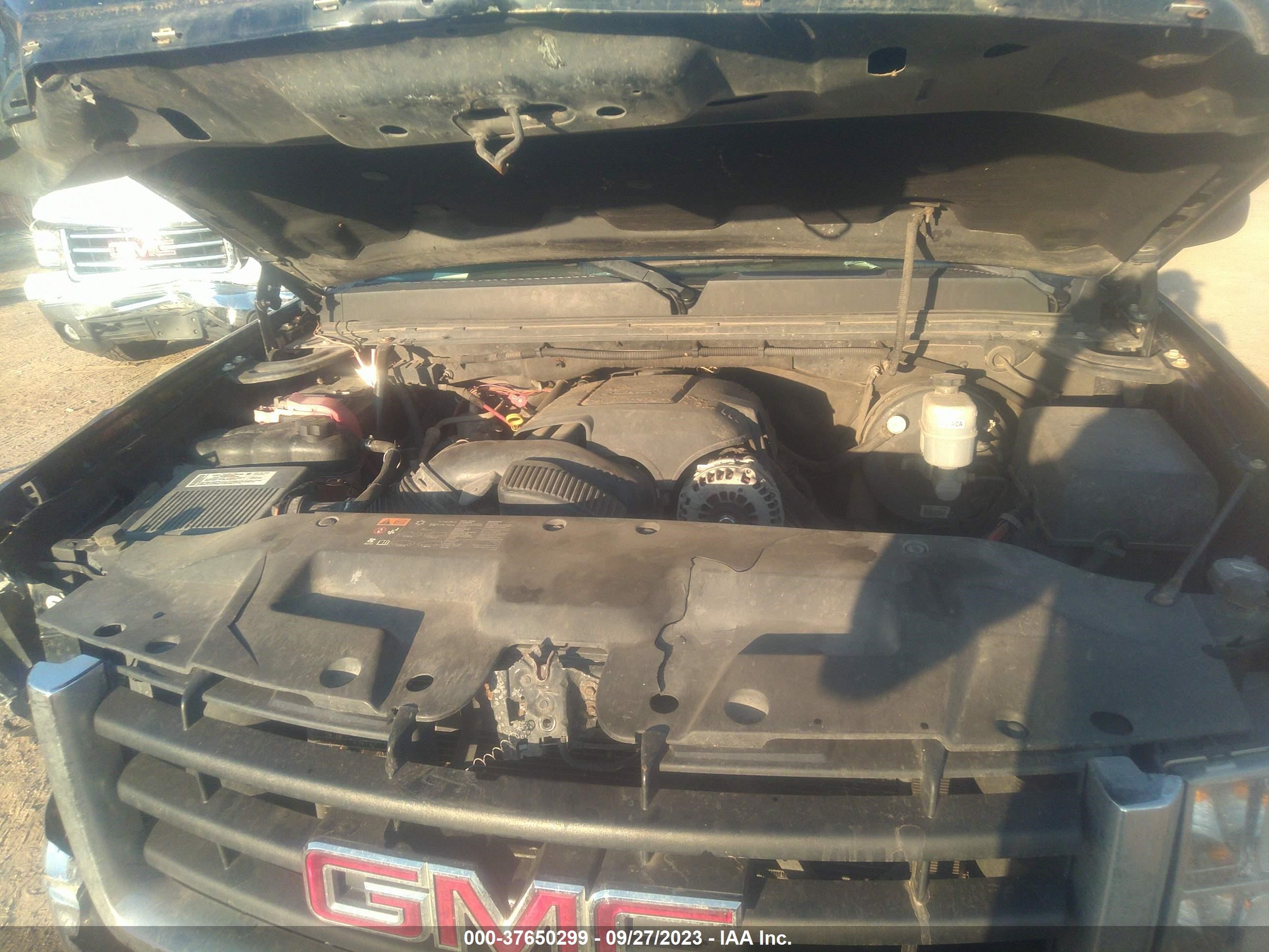 Photo 9 VIN: 3GTEC13088G126936 - GMC SIERRA 