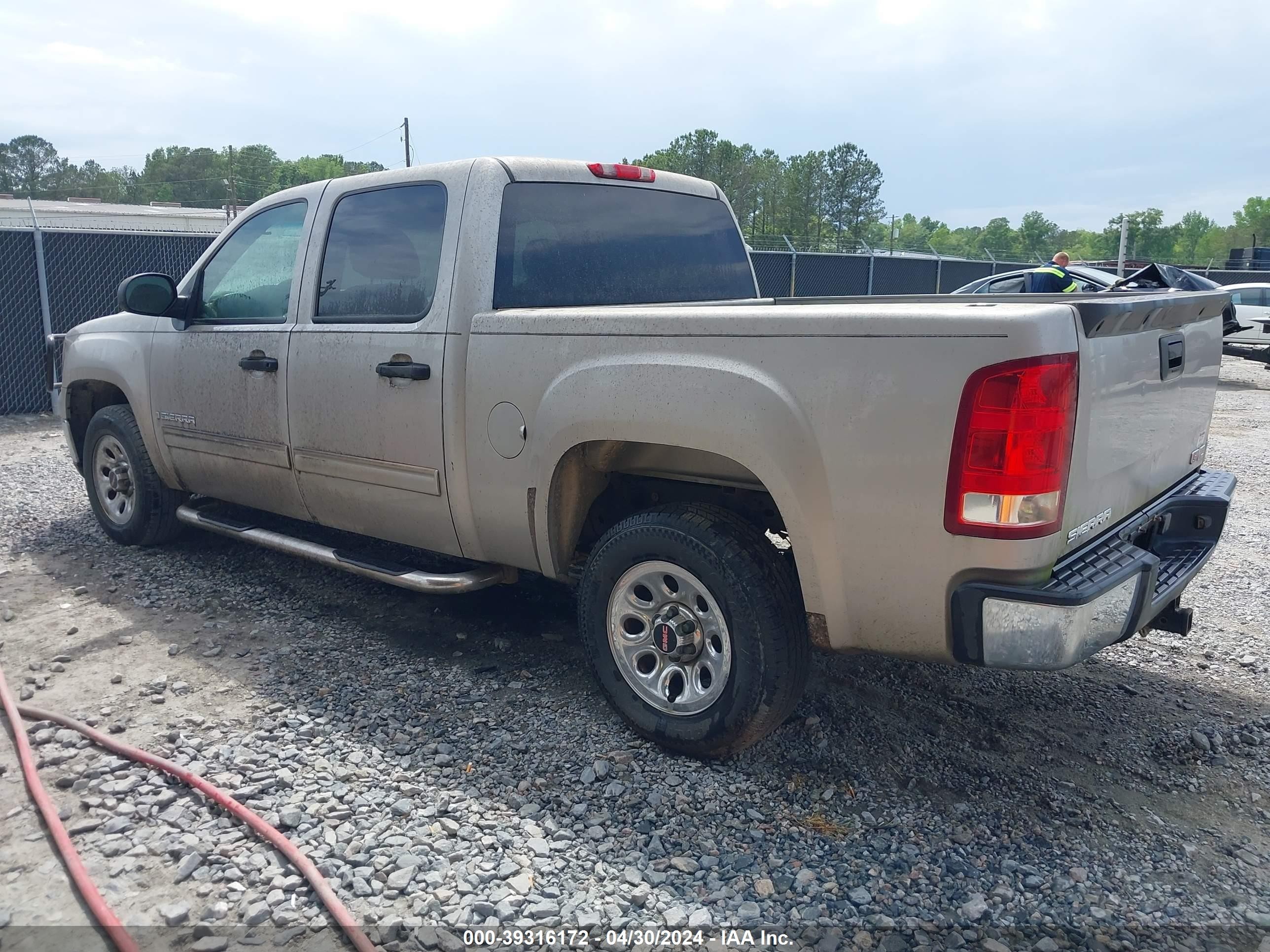 Photo 2 VIN: 3GTEC13C79G205963 - GMC SIERRA 