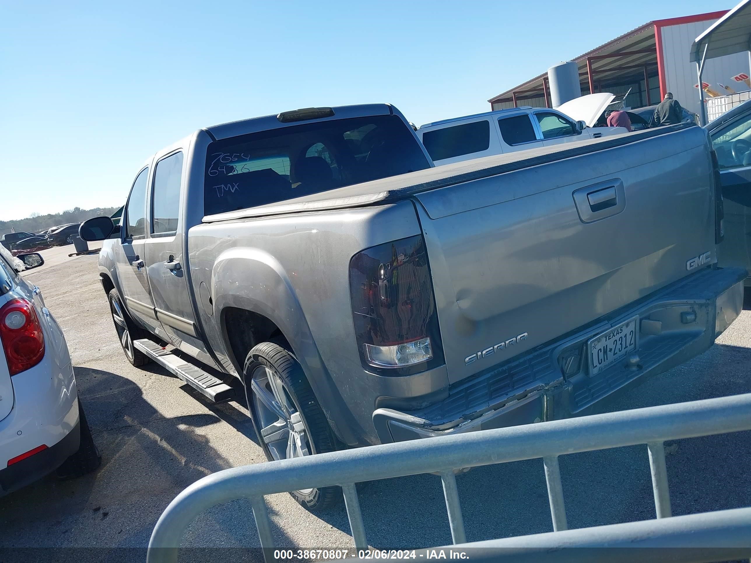 Photo 2 VIN: 3GTEC13C97G546486 - GMC SIERRA 