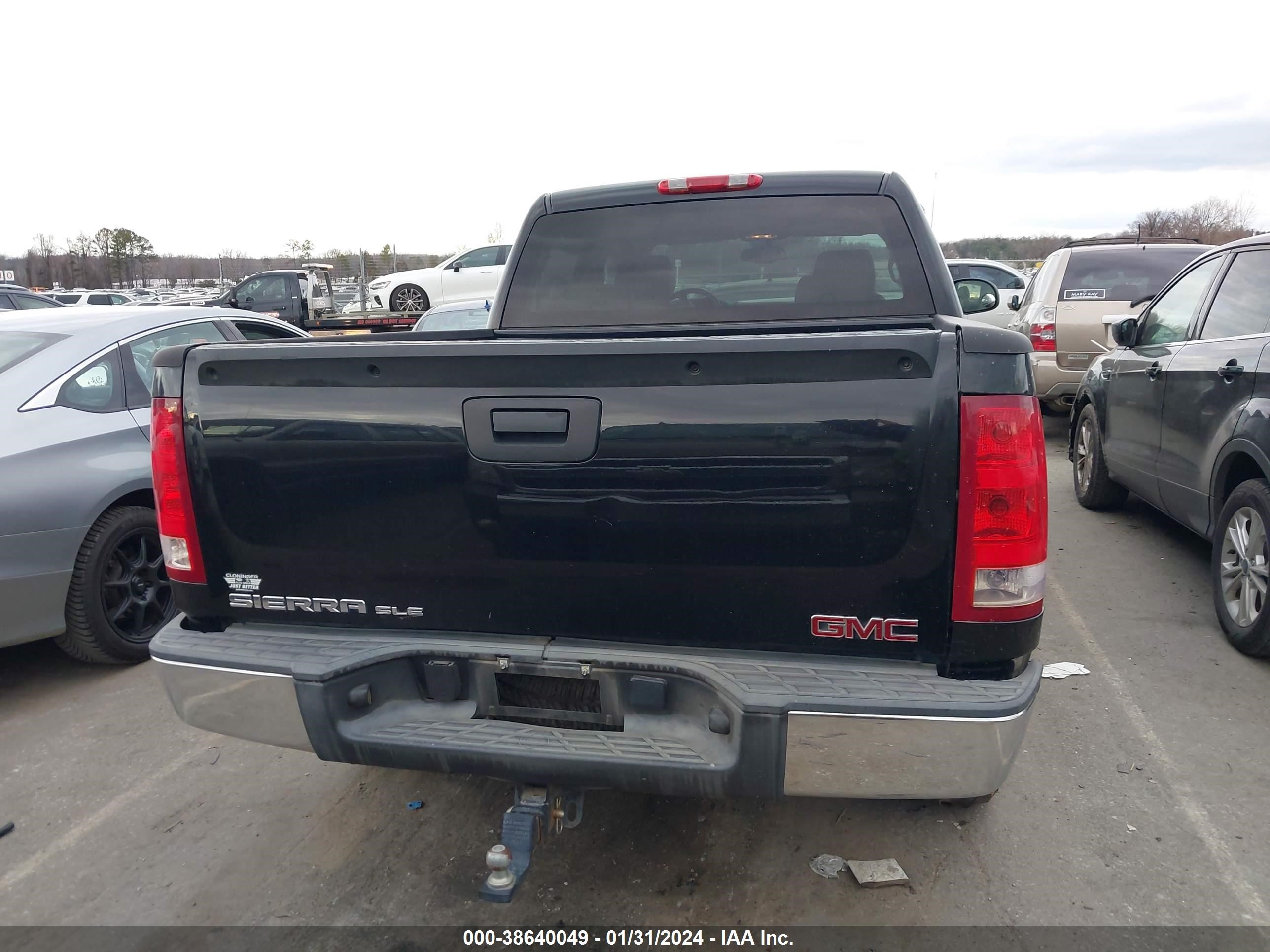 Photo 15 VIN: 3GTEC13J18G220648 - GMC SIERRA 