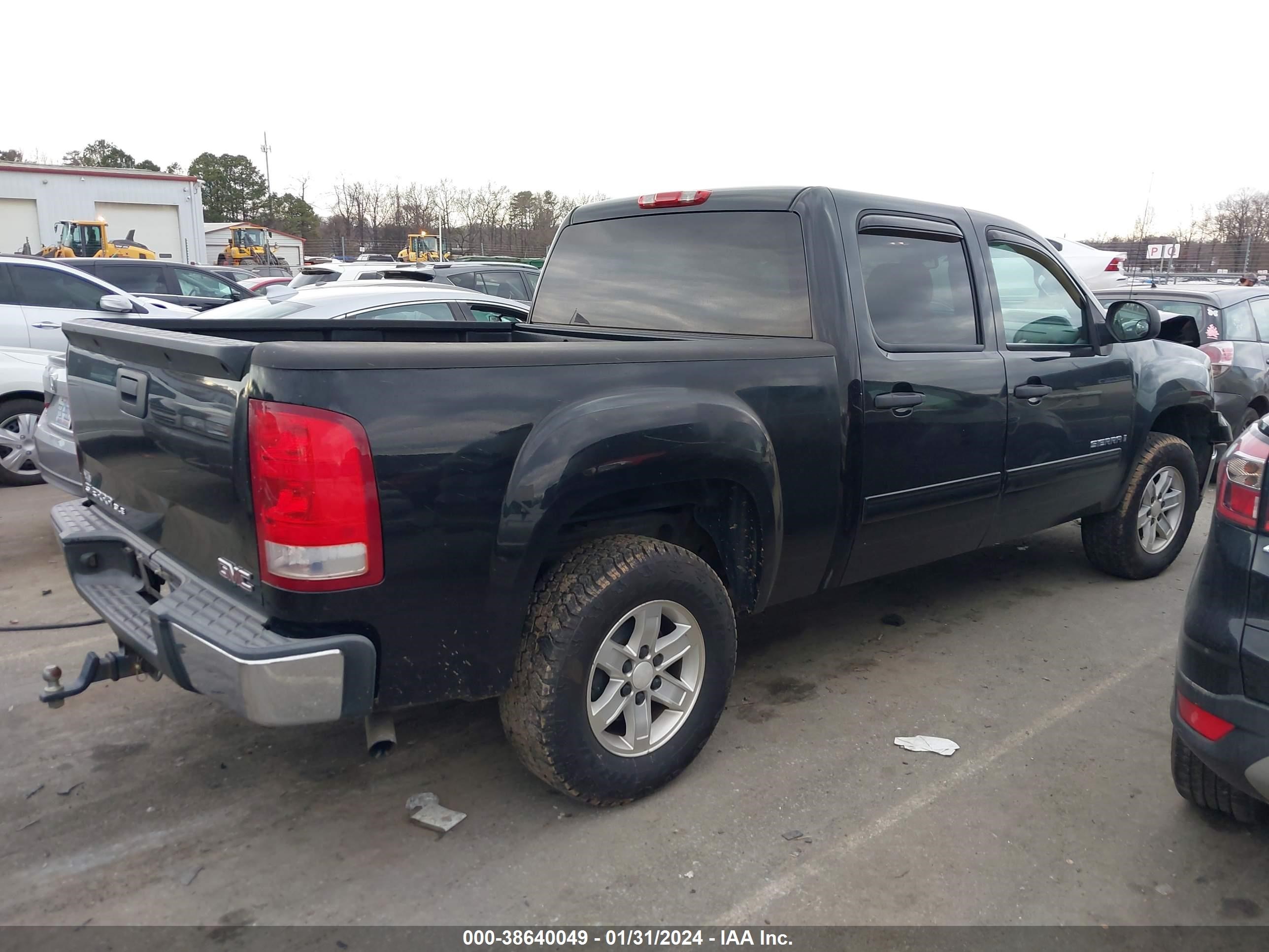 Photo 3 VIN: 3GTEC13J18G220648 - GMC SIERRA 