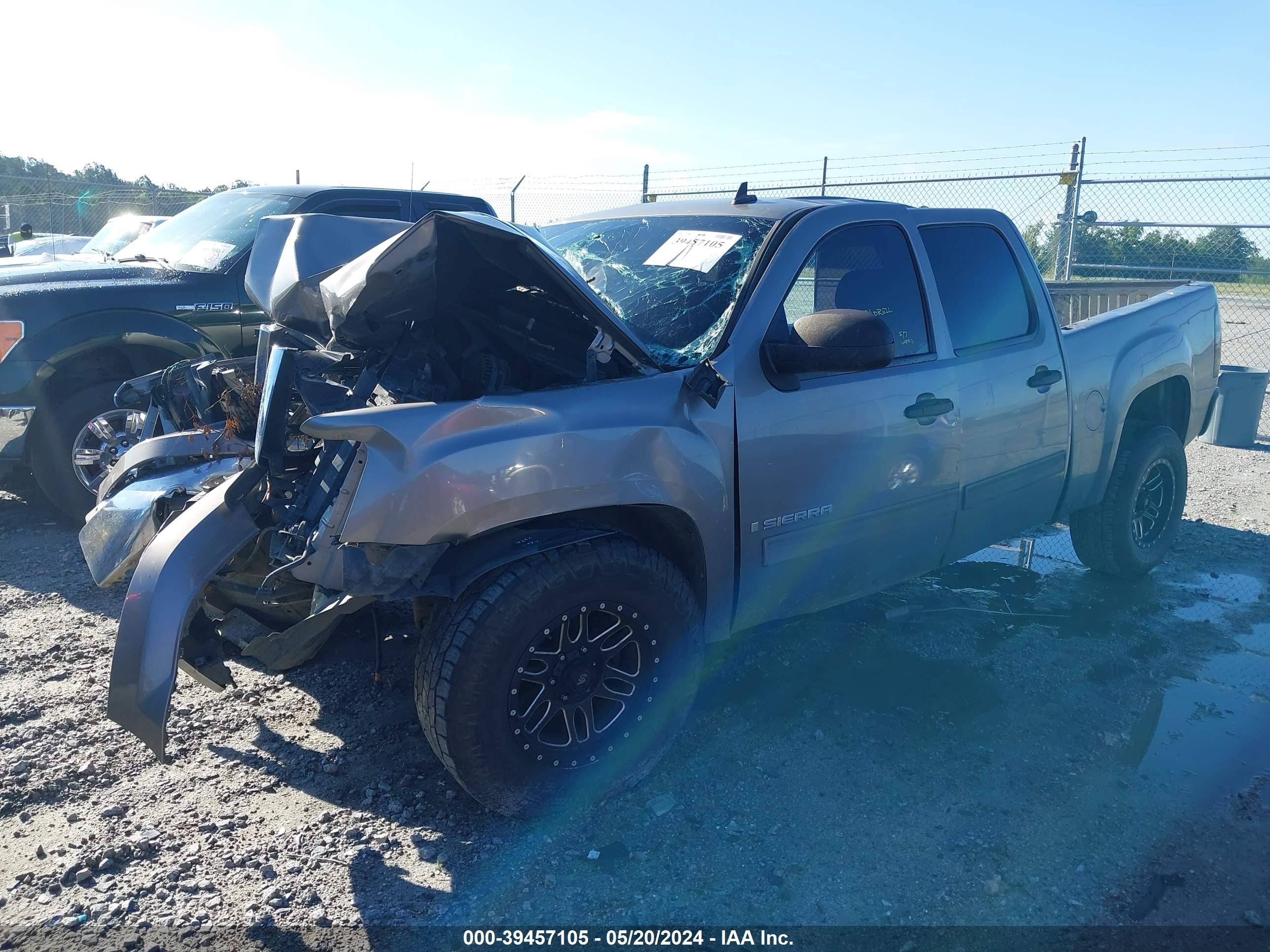 Photo 1 VIN: 3GTEC13J18G246828 - GMC SIERRA 