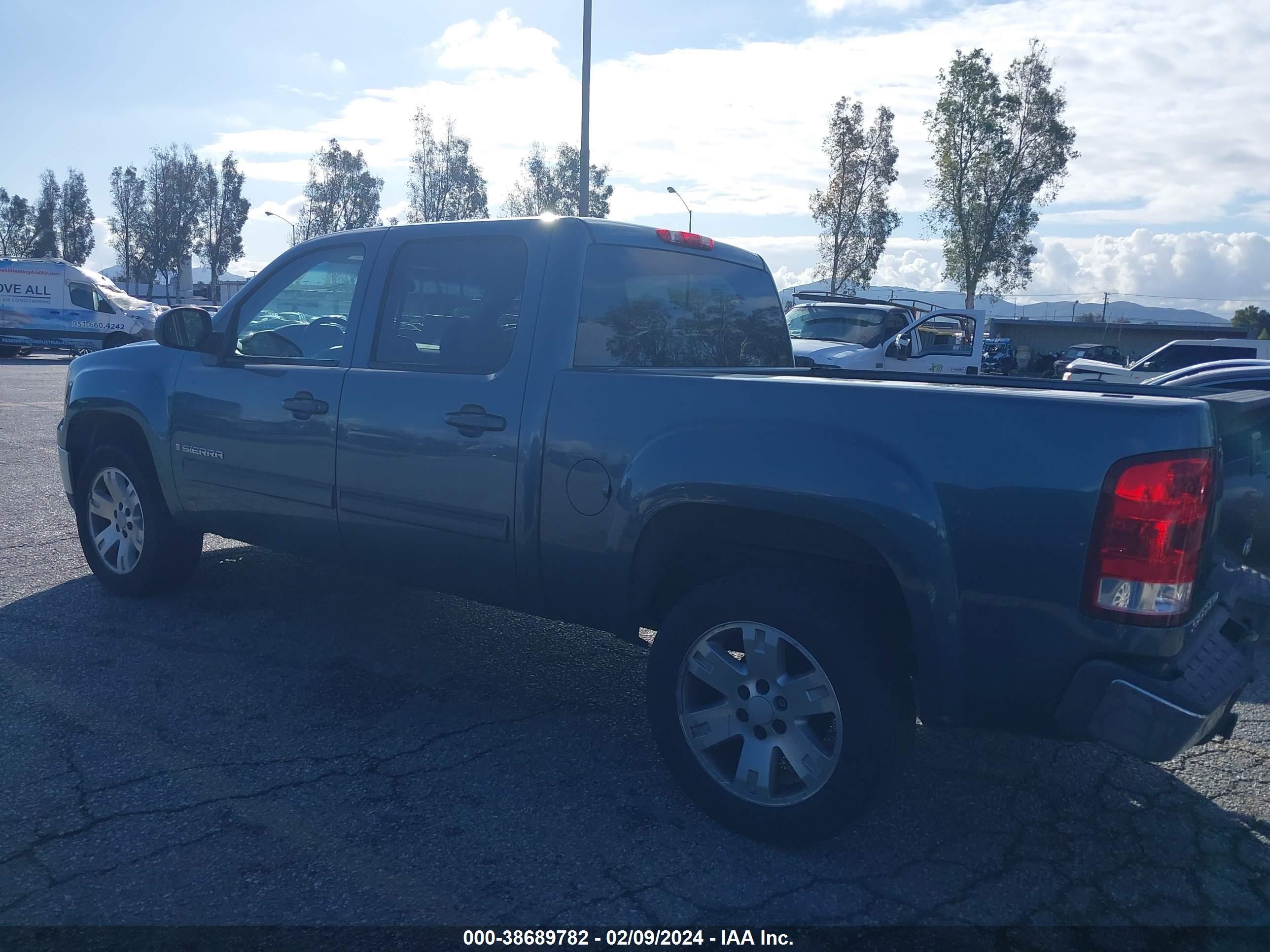 Photo 13 VIN: 3GTEC13J28G213546 - GMC SIERRA 