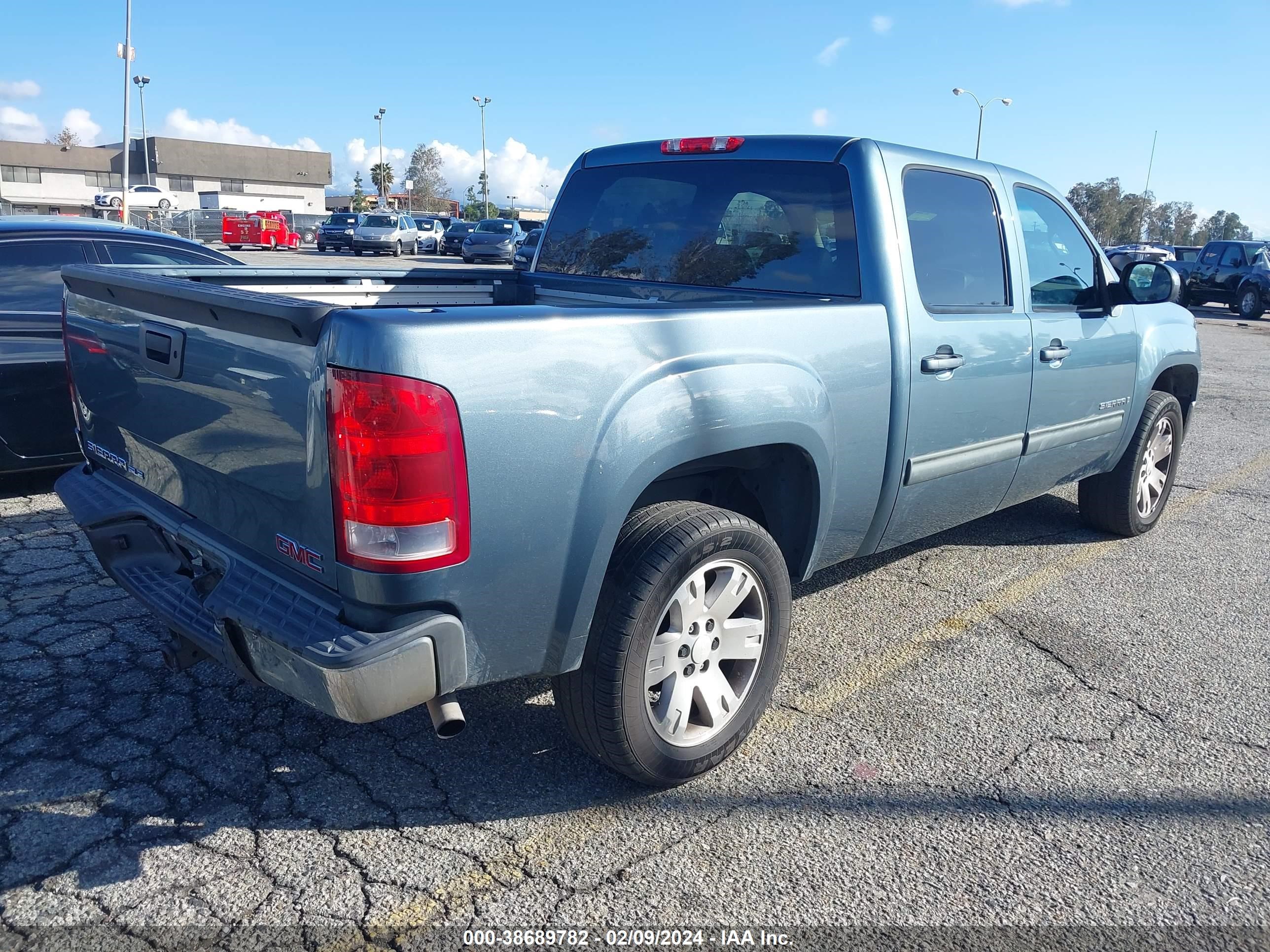 Photo 3 VIN: 3GTEC13J28G213546 - GMC SIERRA 