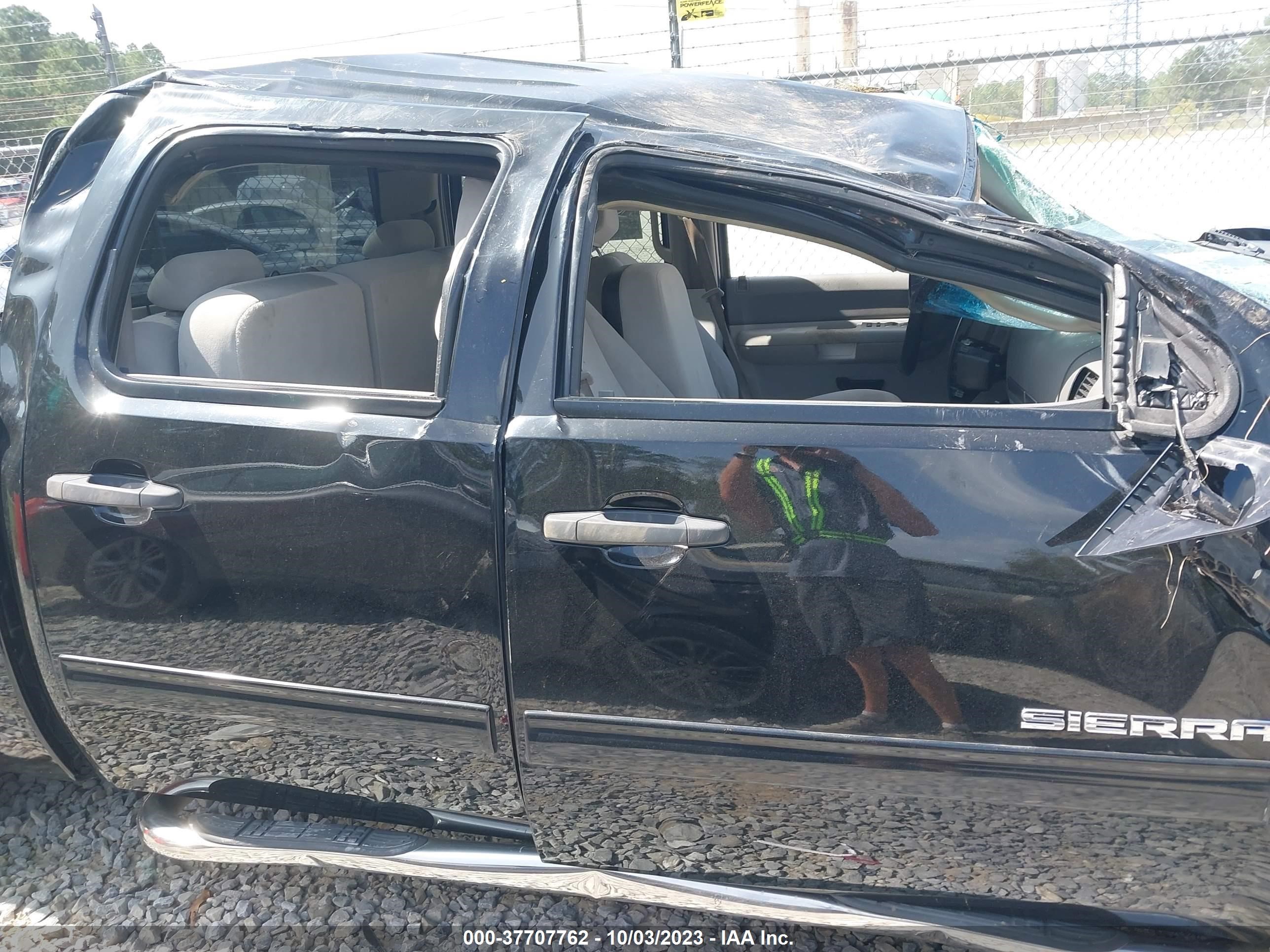 Photo 12 VIN: 3GTEC13J28G313873 - GMC SIERRA 