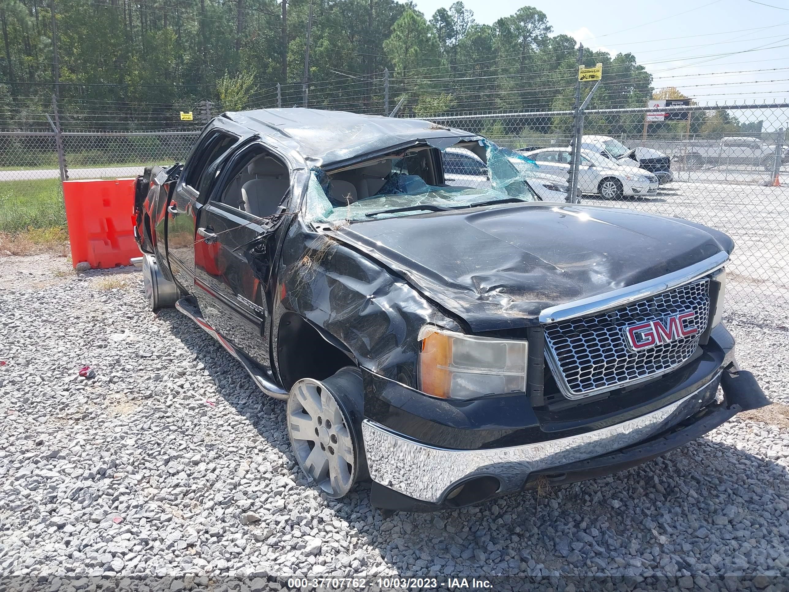 Photo 5 VIN: 3GTEC13J28G313873 - GMC SIERRA 