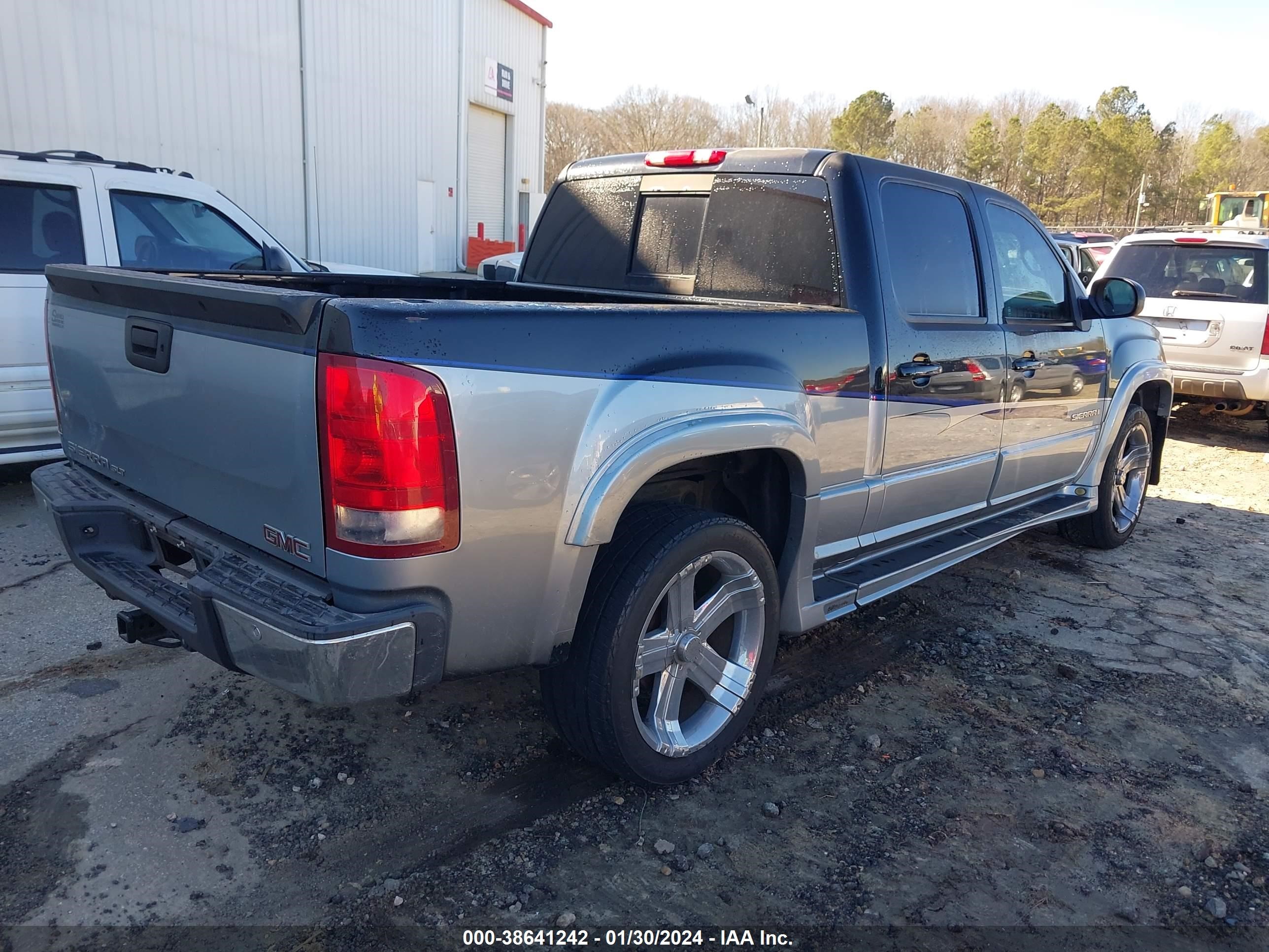 Photo 3 VIN: 3GTEC13J48G240408 - GMC SIERRA 