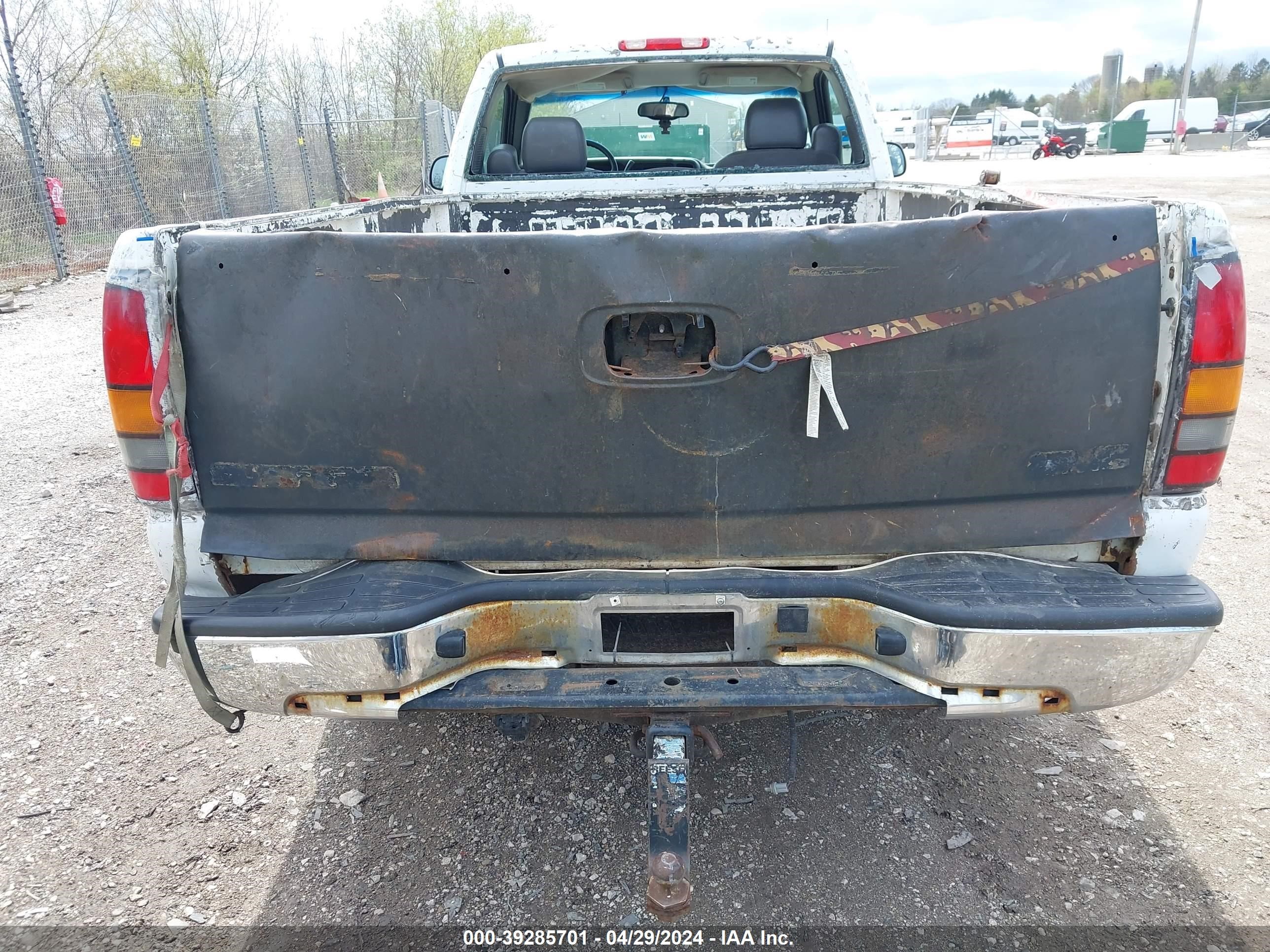 Photo 5 VIN: 3GTEC14VX6G196199 - GMC SIERRA 