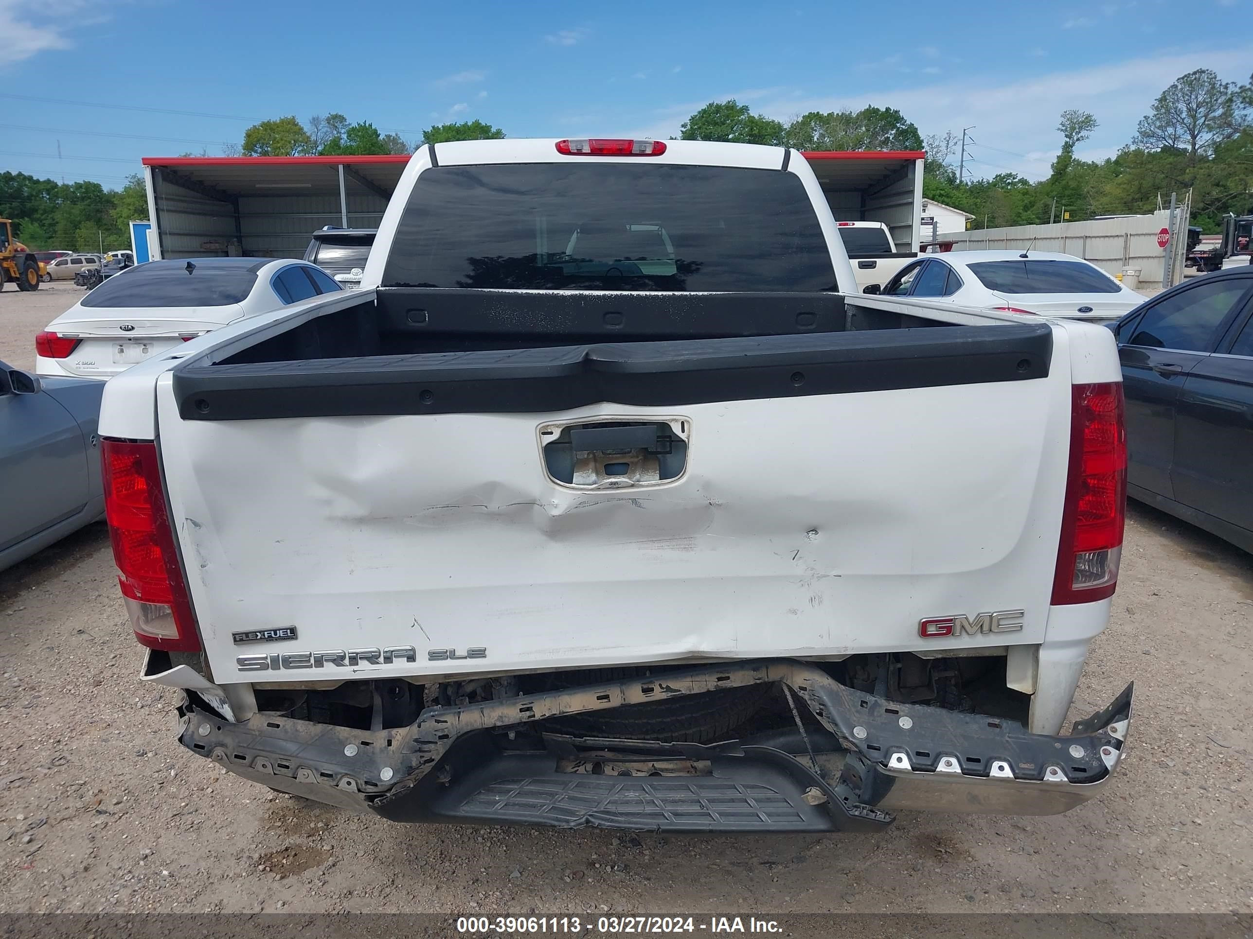 Photo 16 VIN: 3GTEC230X9G279664 - GMC SIERRA 