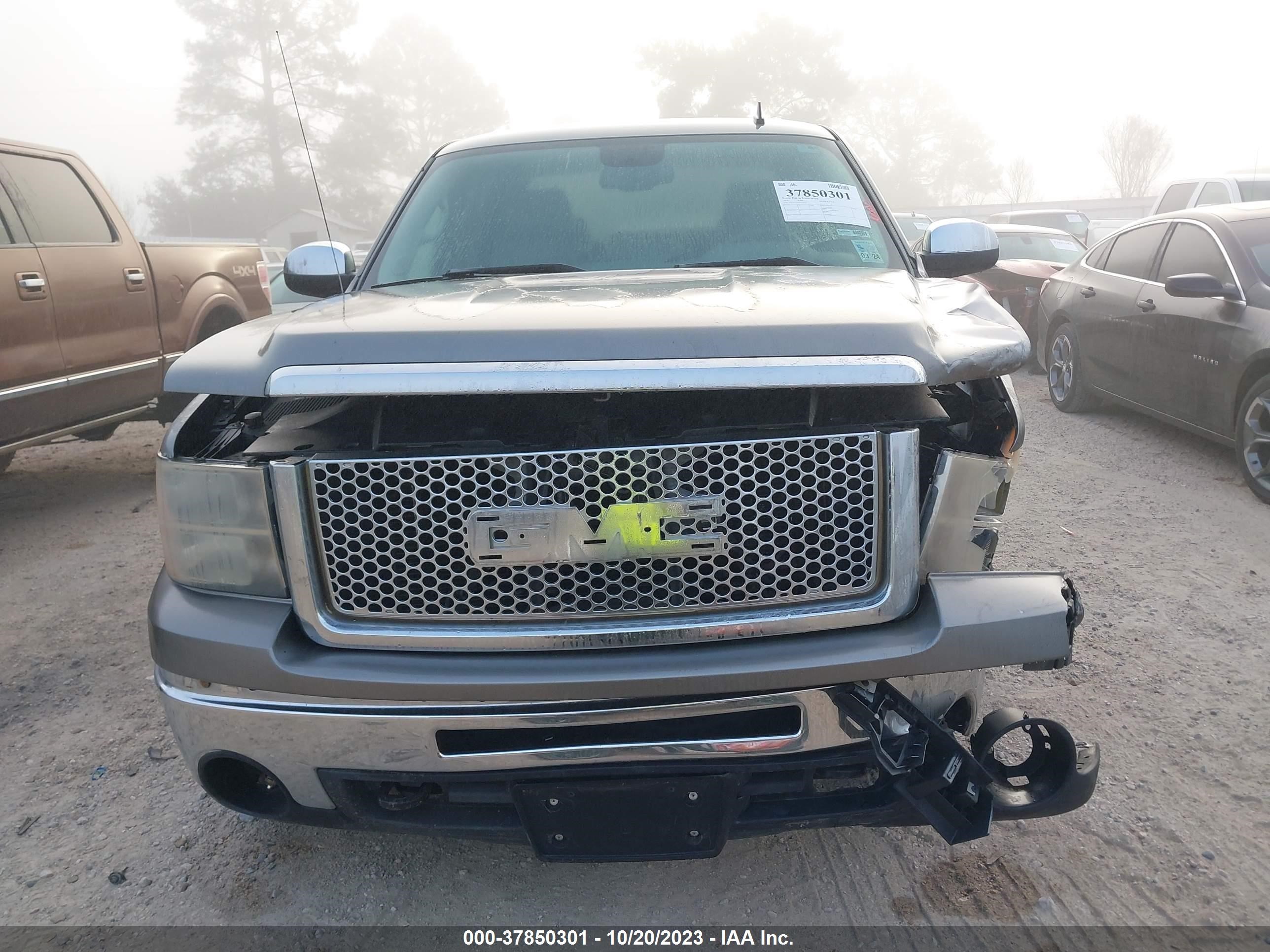 Photo 12 VIN: 3GTEC23J99G156351 - GMC SIERRA 