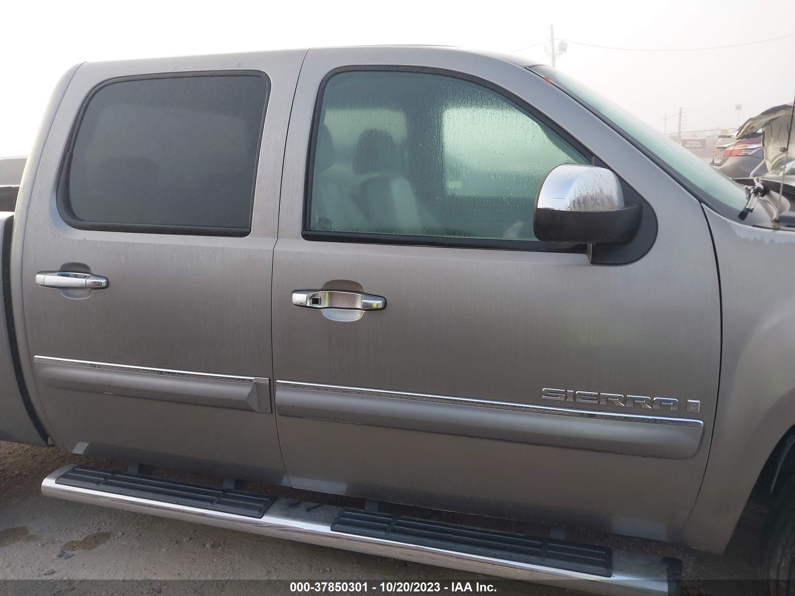 Photo 13 VIN: 3GTEC23J99G156351 - GMC SIERRA 