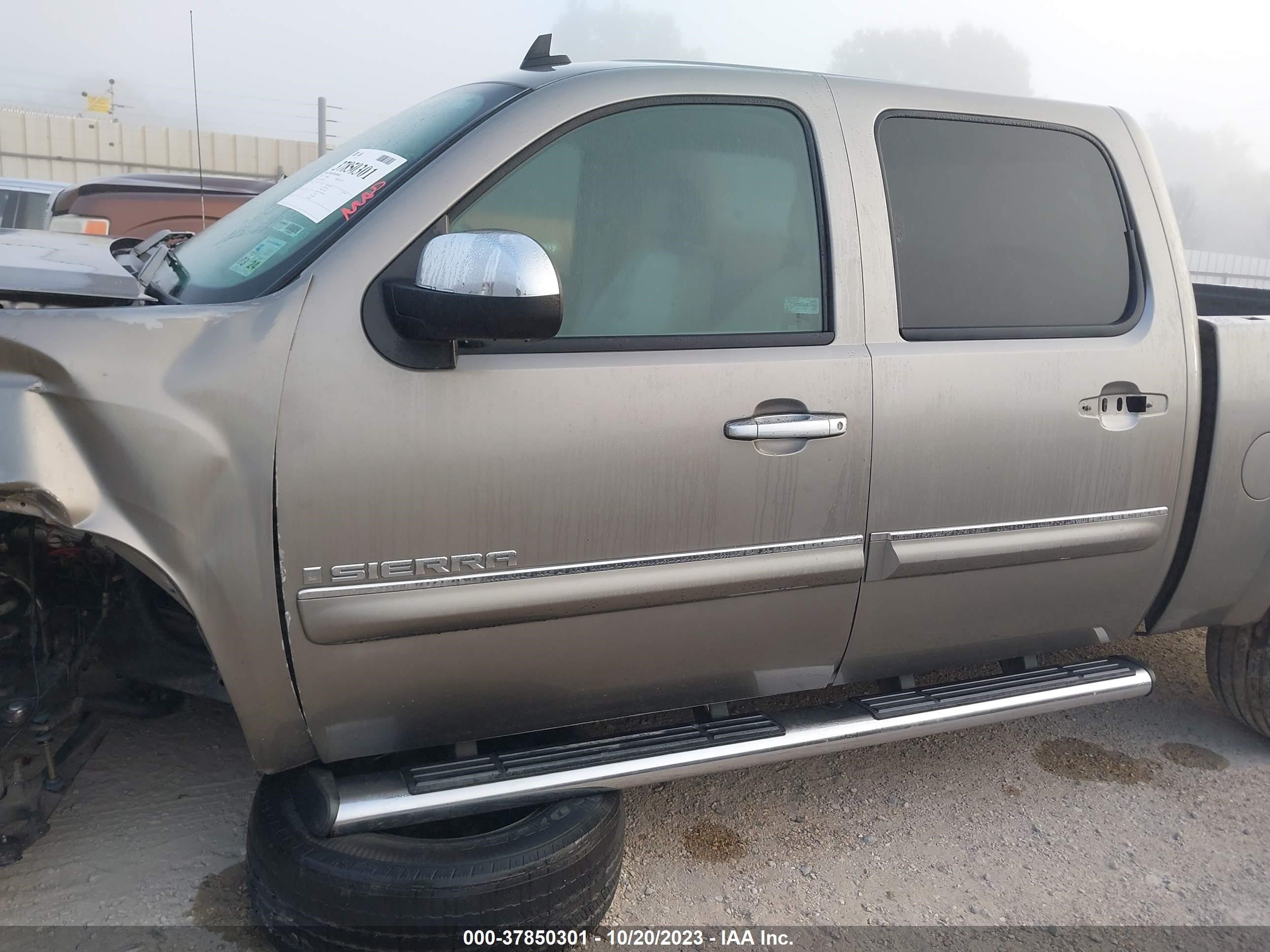 Photo 14 VIN: 3GTEC23J99G156351 - GMC SIERRA 