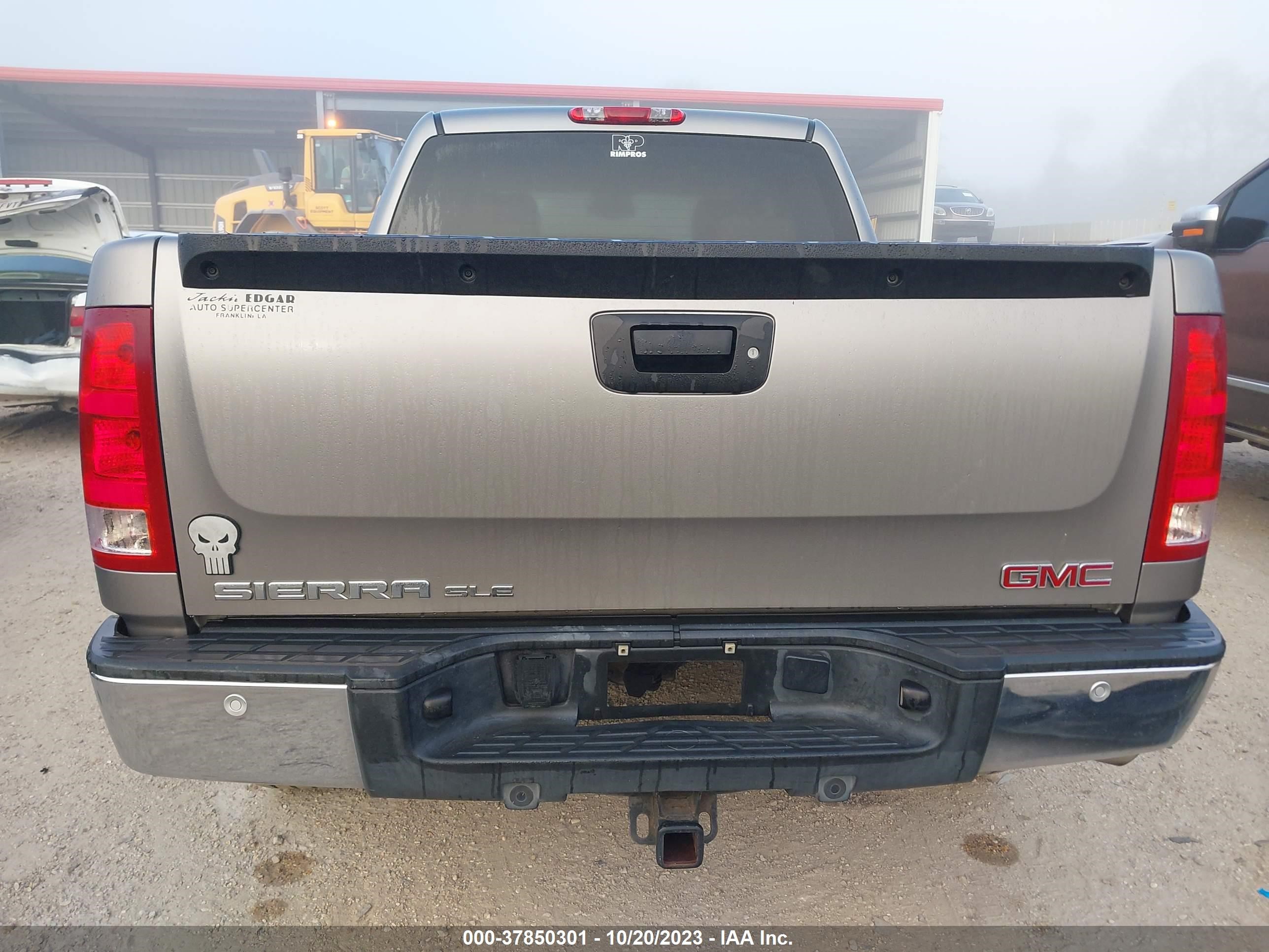 Photo 16 VIN: 3GTEC23J99G156351 - GMC SIERRA 