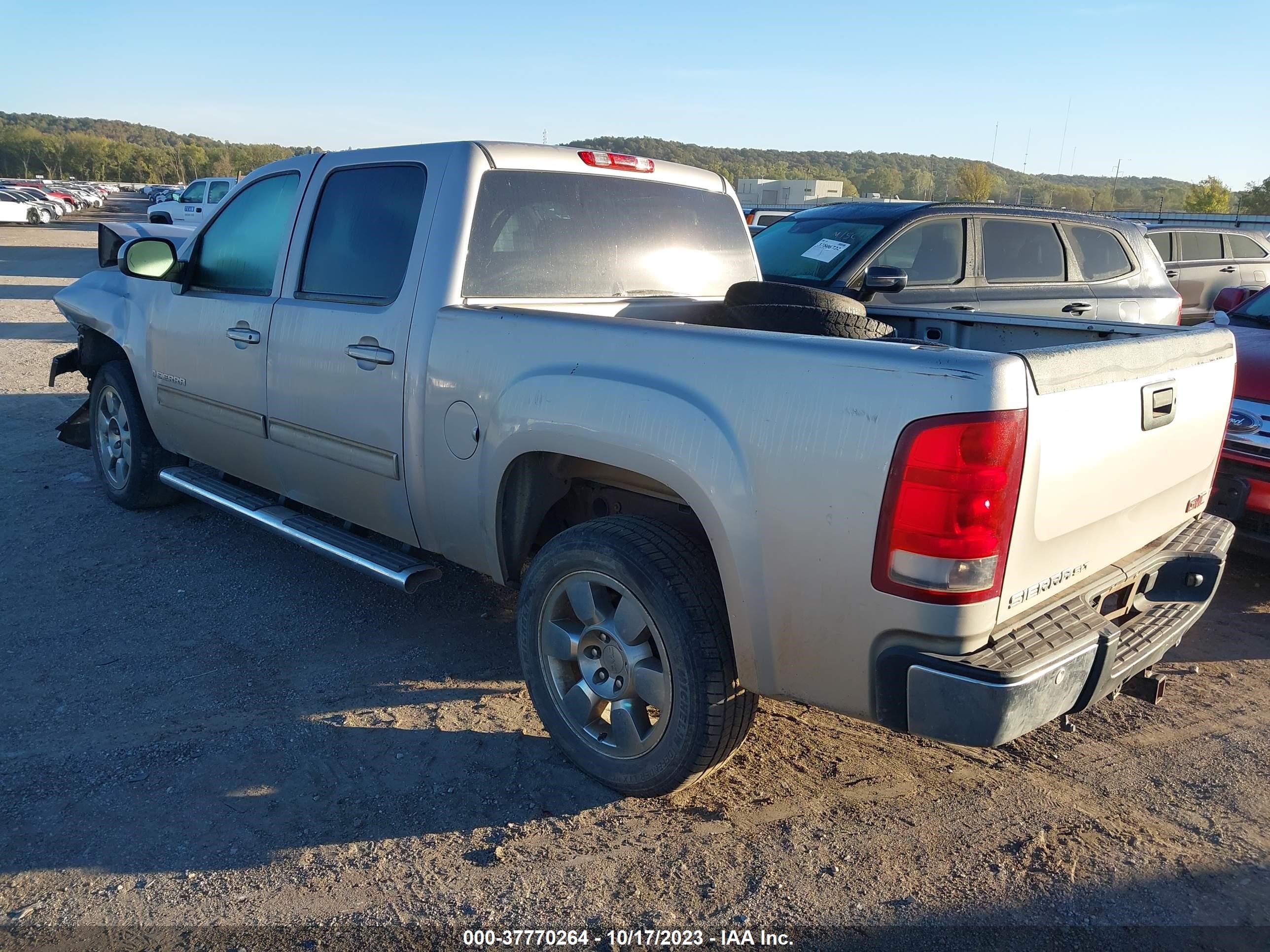 Photo 2 VIN: 3GTEC33J99G138955 - GMC SIERRA 