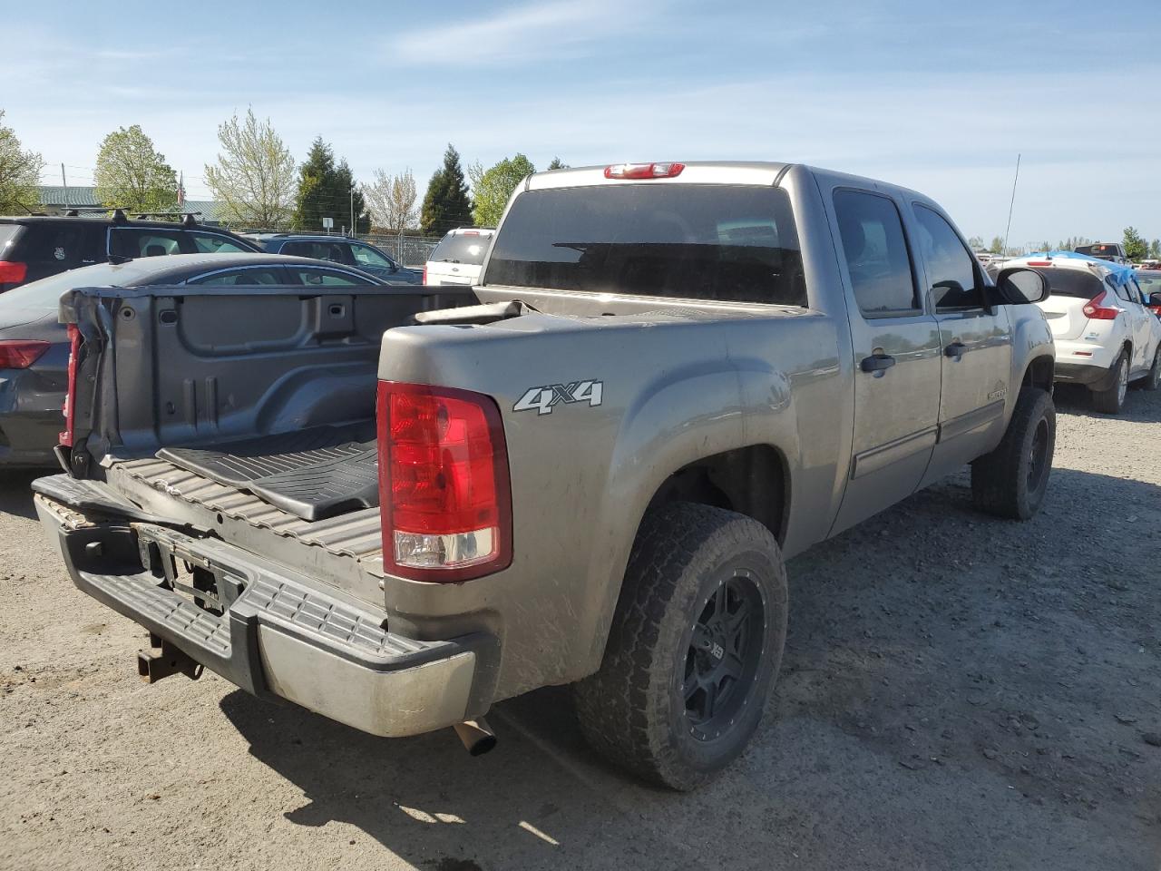 Photo 2 VIN: 3GTEK13339G259313 - GMC SIERRA 