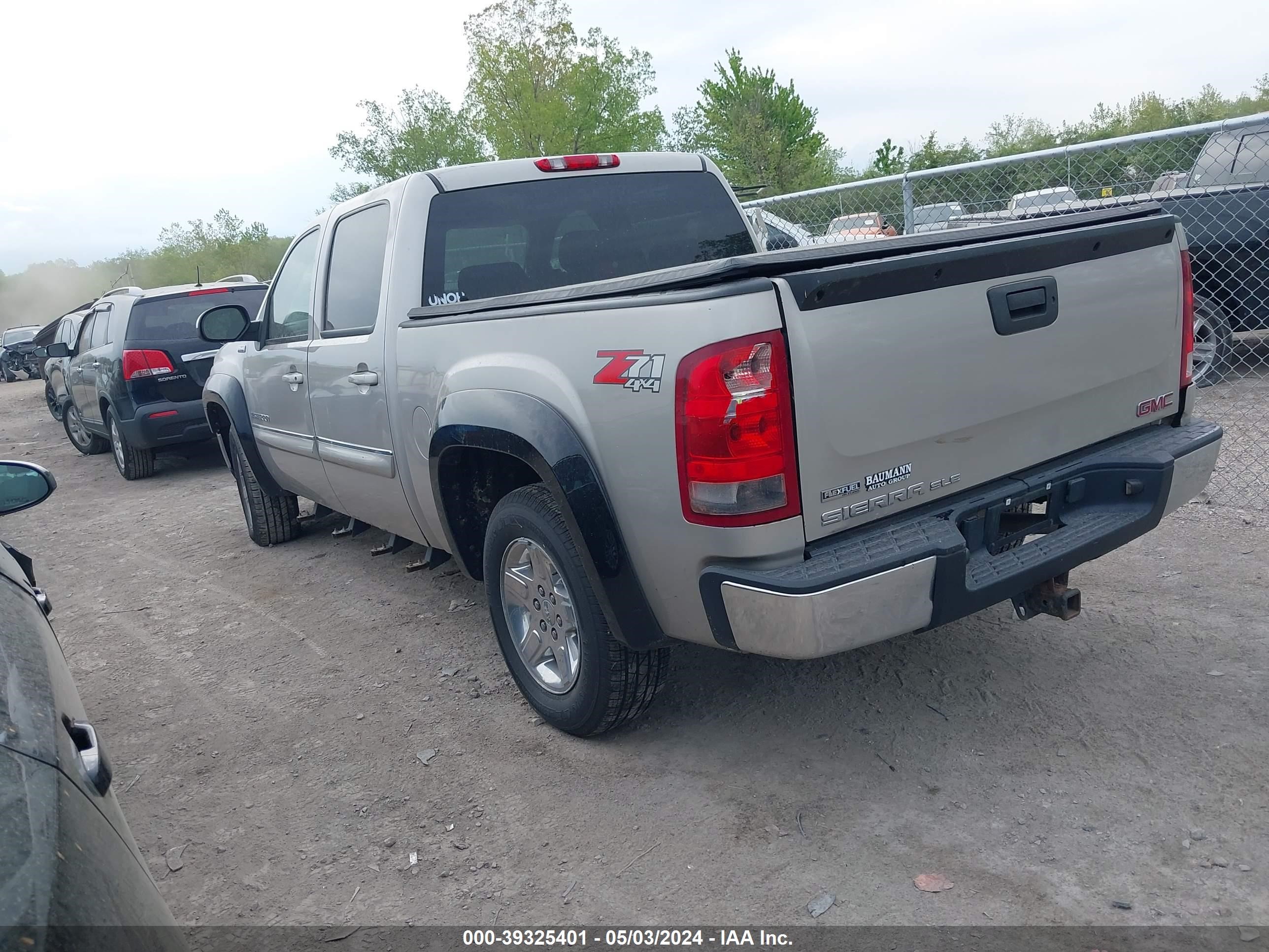 Photo 2 VIN: 3GTEK13349G182533 - GMC SIERRA 