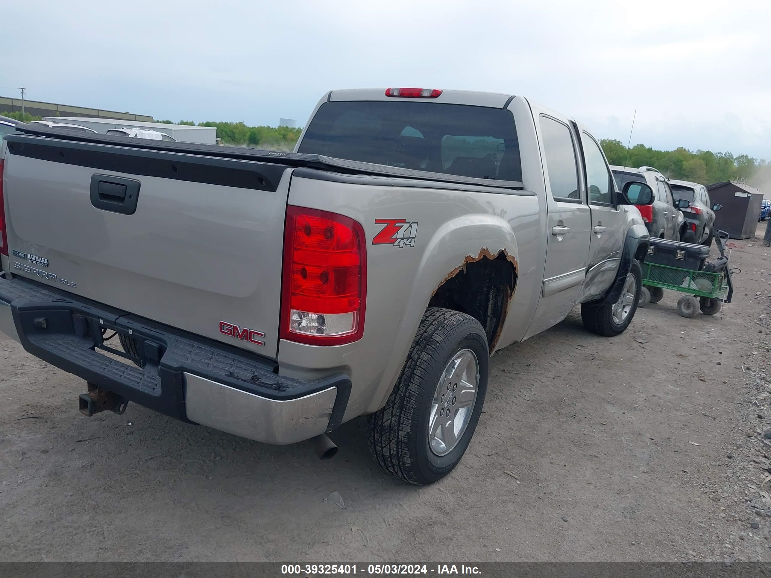 Photo 3 VIN: 3GTEK13349G182533 - GMC SIERRA 