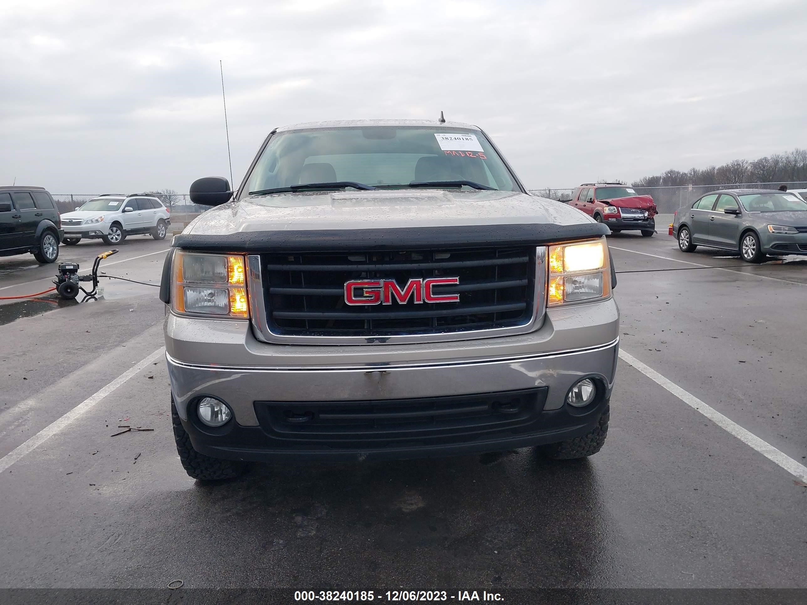 Photo 12 VIN: 3GTEK13377G546182 - GMC SIERRA 