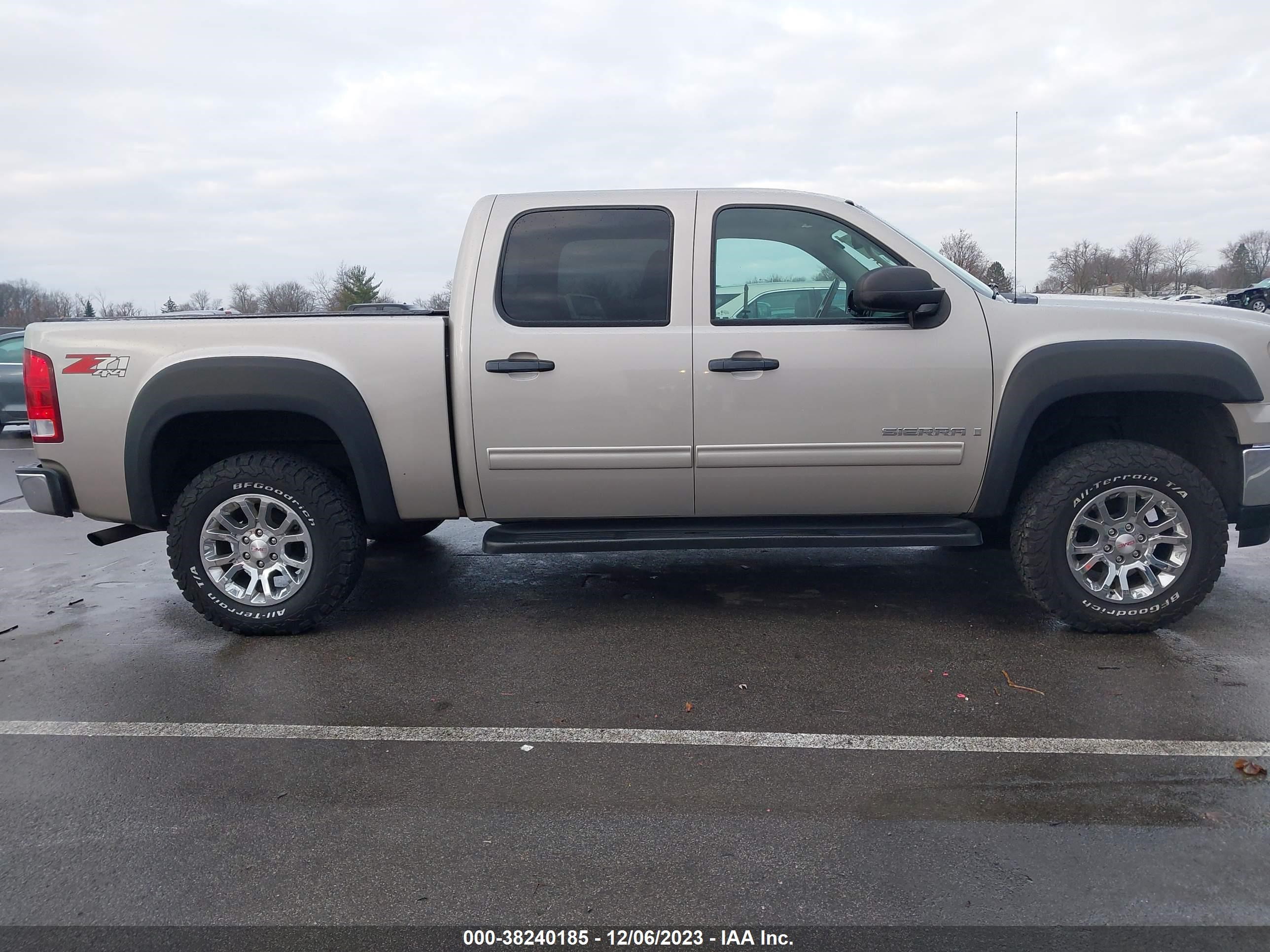 Photo 13 VIN: 3GTEK13377G546182 - GMC SIERRA 