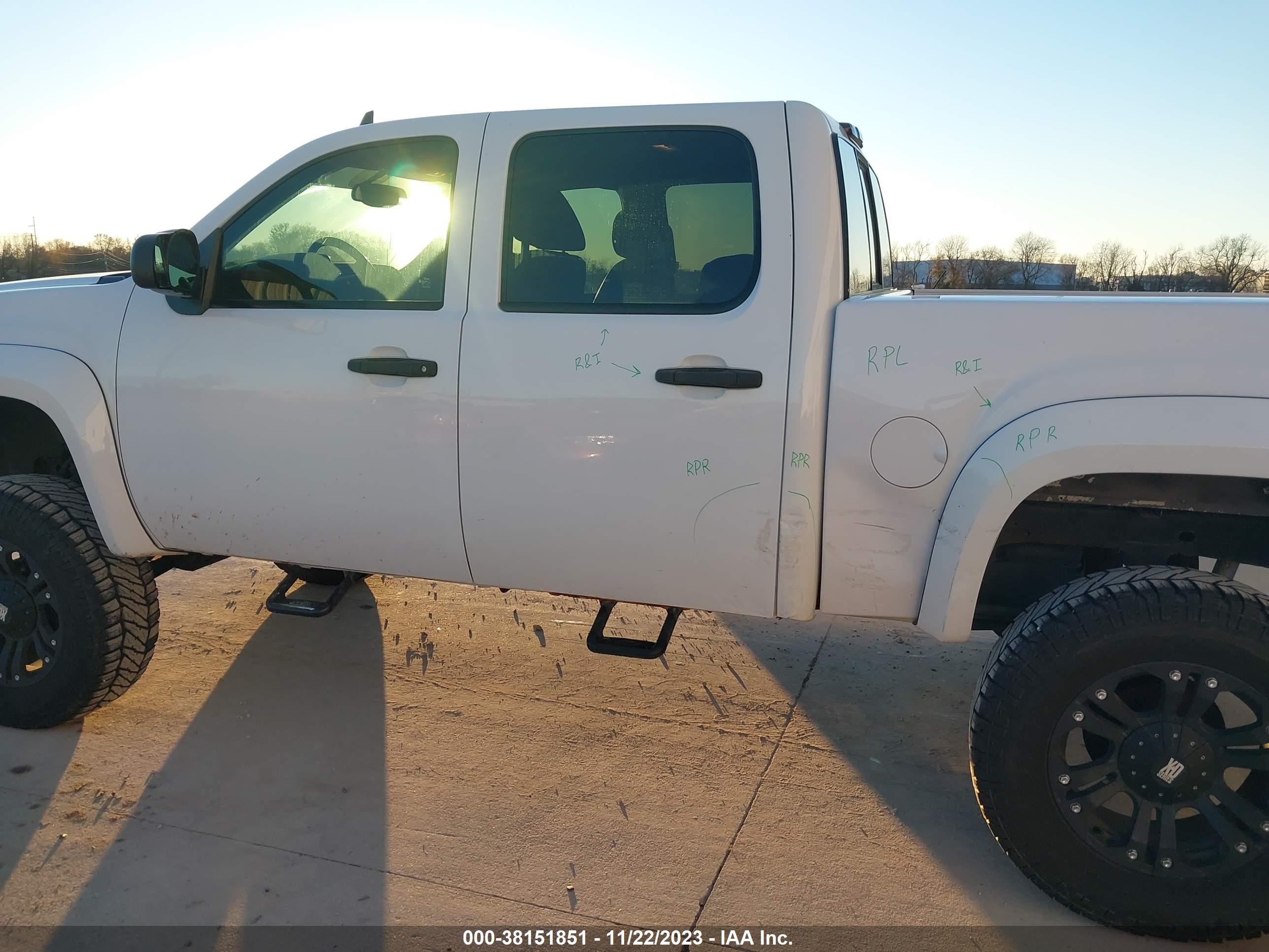 Photo 13 VIN: 3GTEK13J28G308532 - GMC SIERRA 