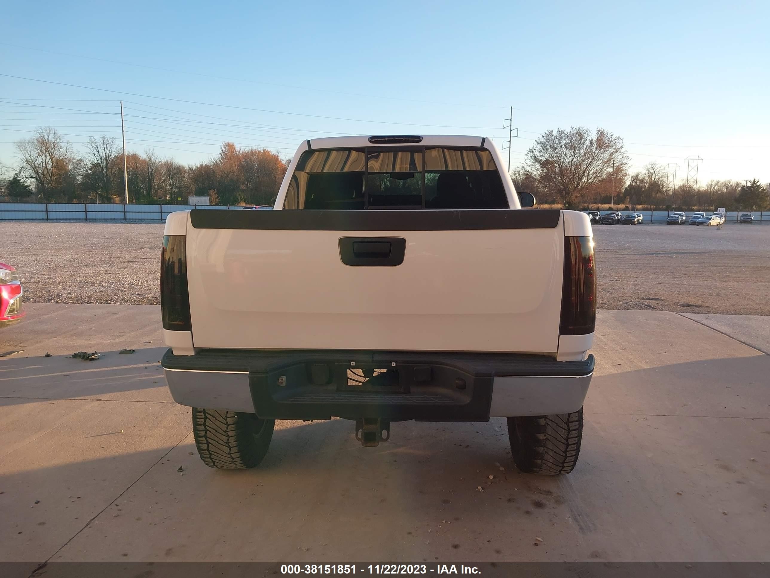 Photo 15 VIN: 3GTEK13J28G308532 - GMC SIERRA 