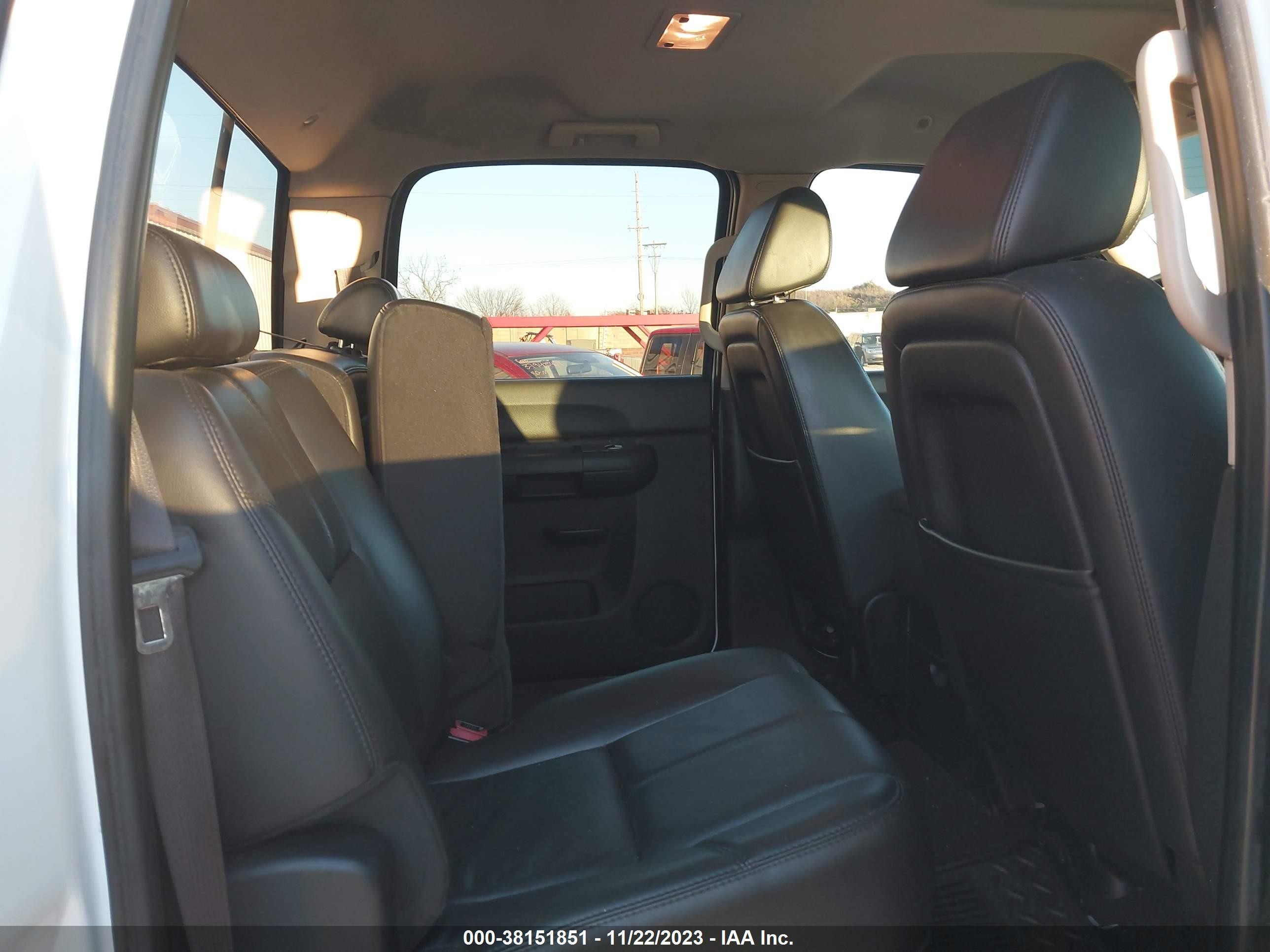 Photo 7 VIN: 3GTEK13J28G308532 - GMC SIERRA 