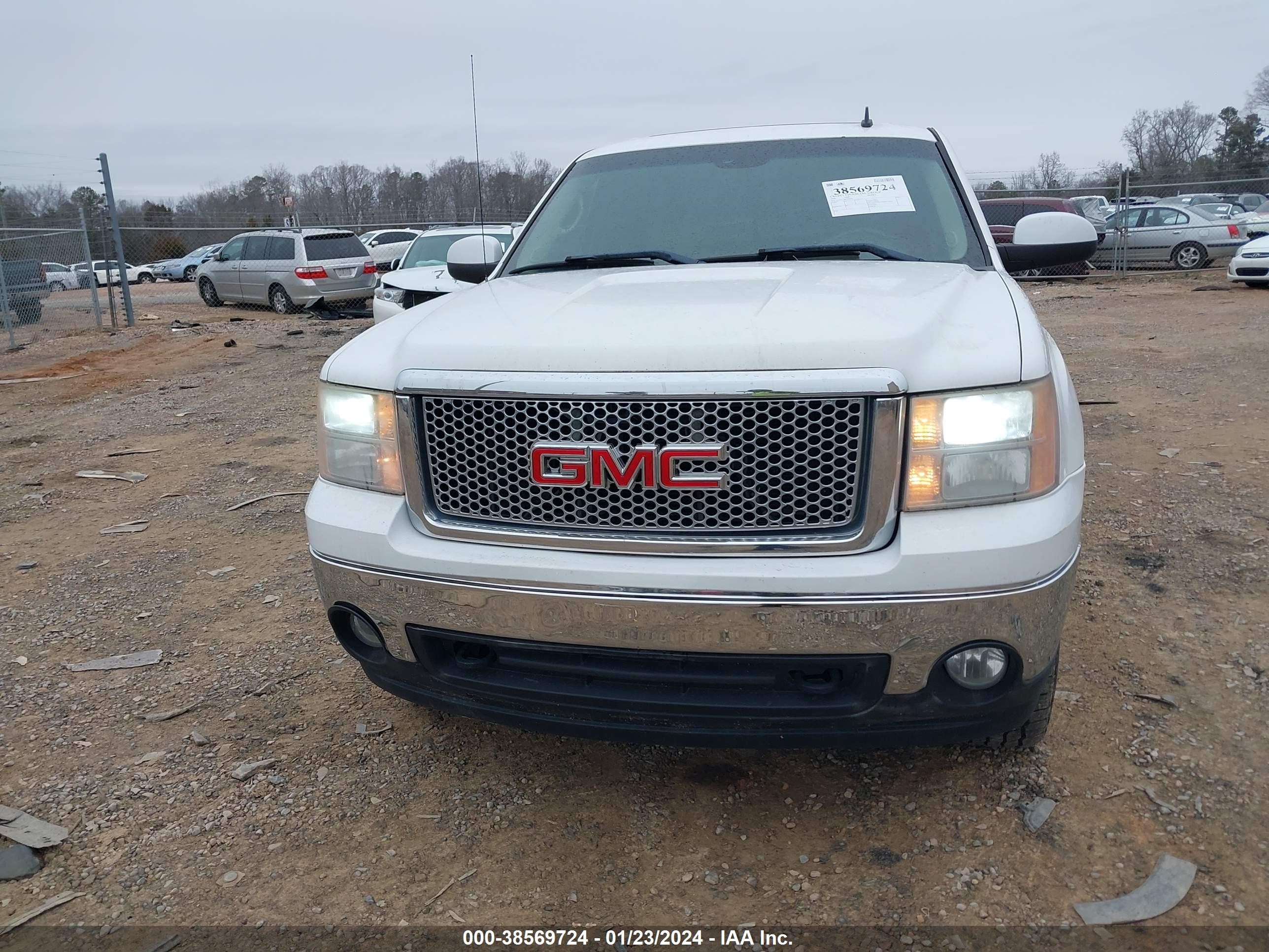 Photo 11 VIN: 3GTEK13J88G296726 - GMC SIERRA 