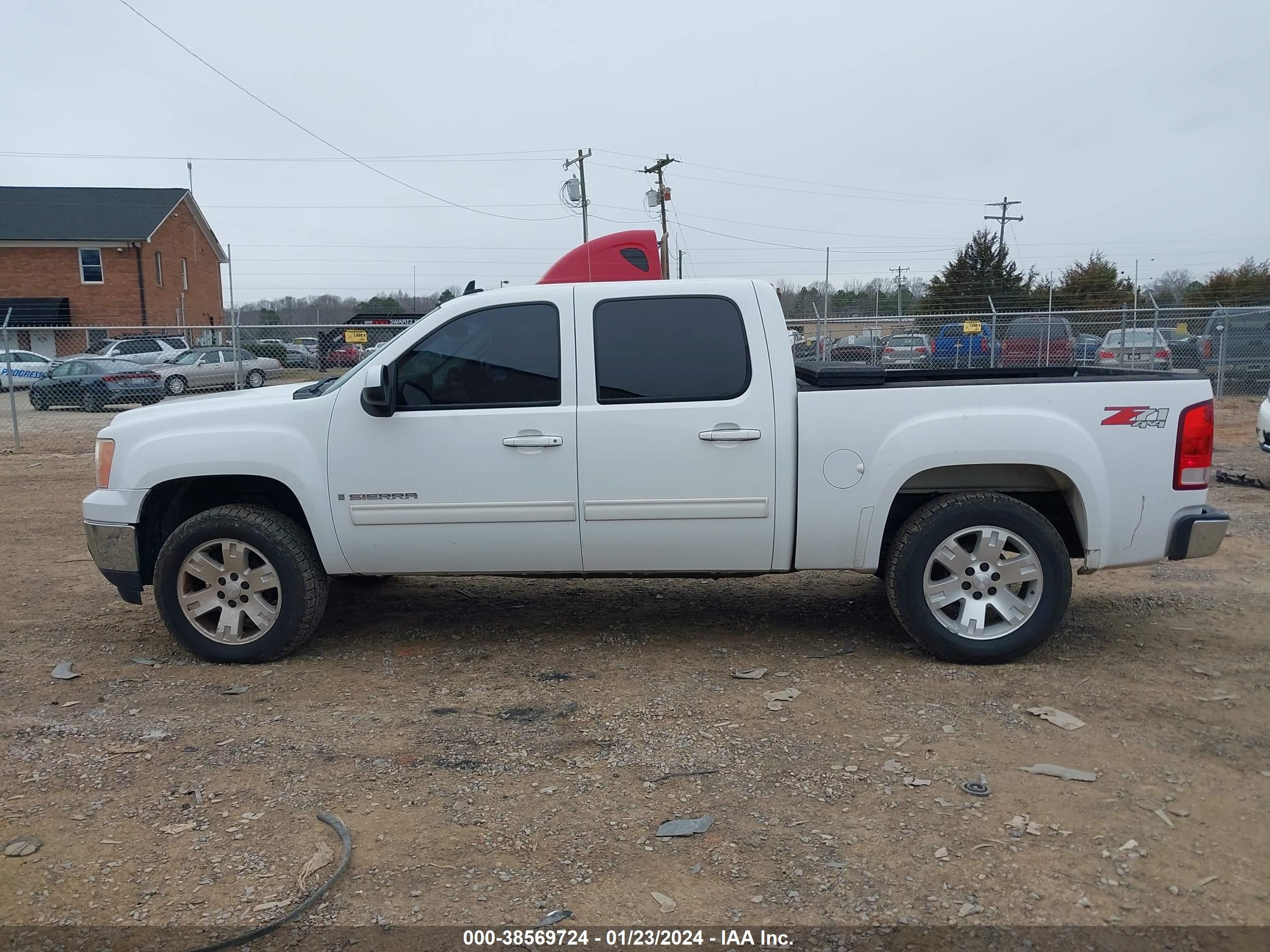 Photo 5 VIN: 3GTEK13J88G296726 - GMC SIERRA 