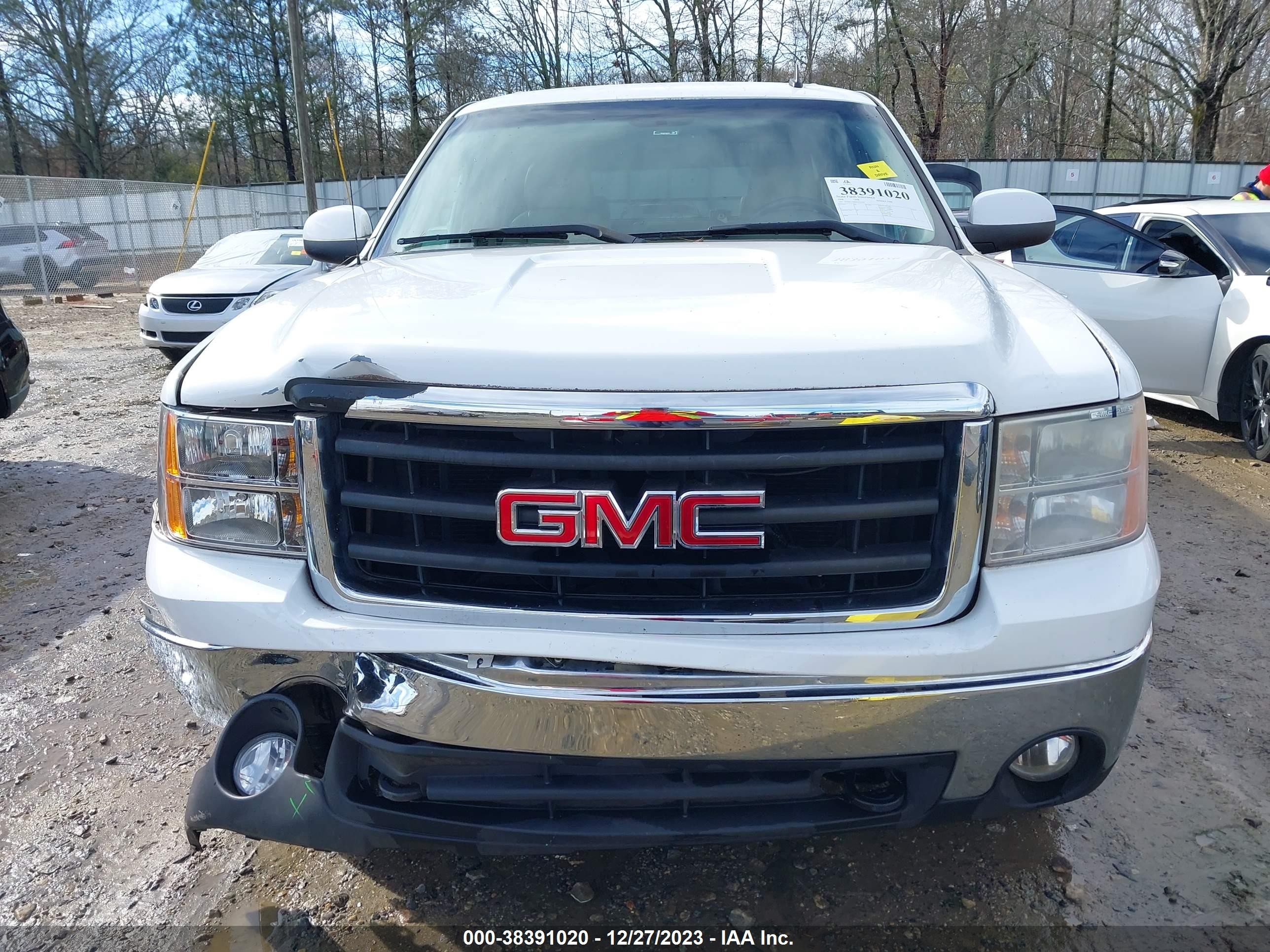 Photo 11 VIN: 3GTEK13M08G102944 - GMC SIERRA 