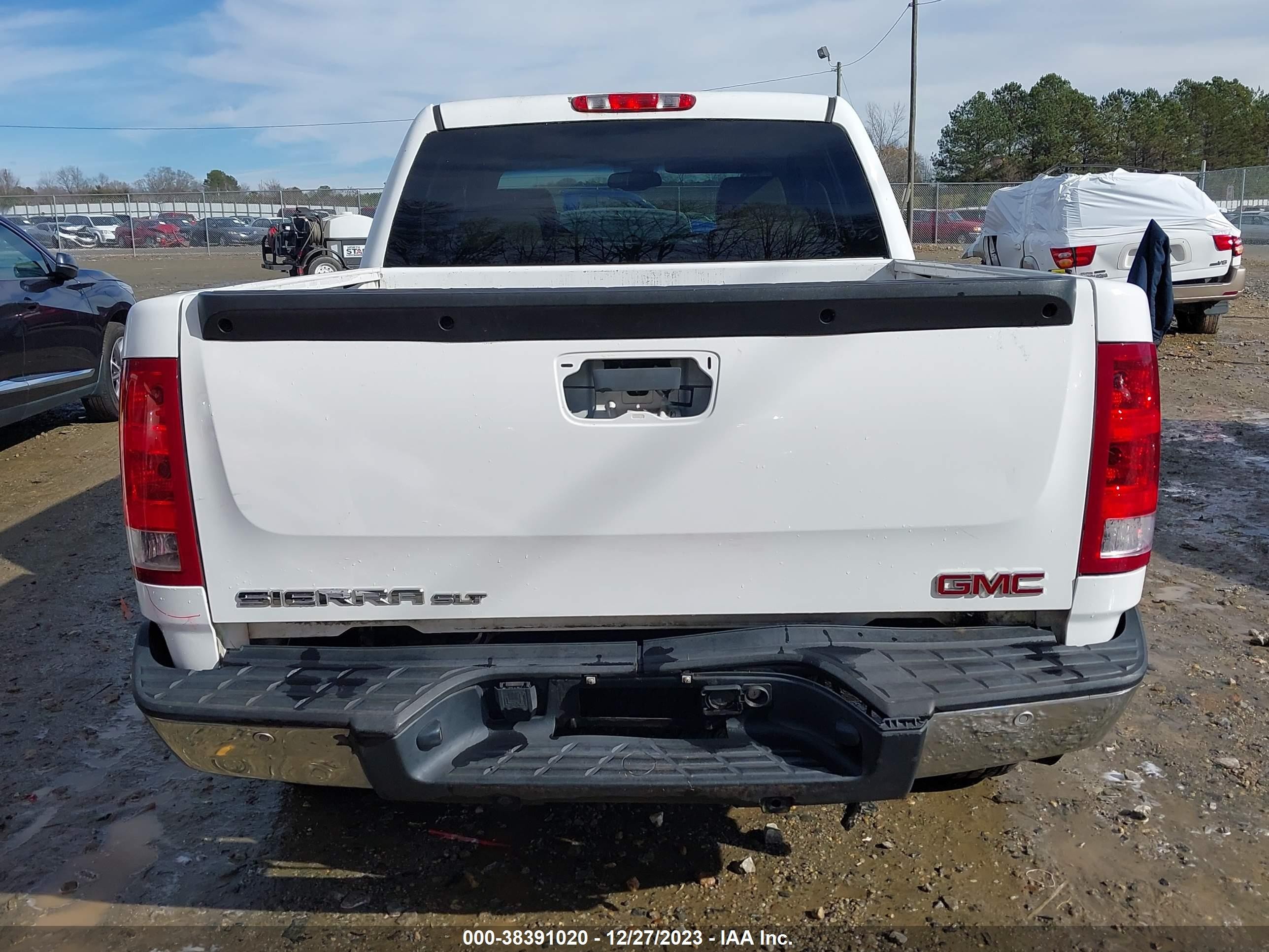 Photo 15 VIN: 3GTEK13M08G102944 - GMC SIERRA 