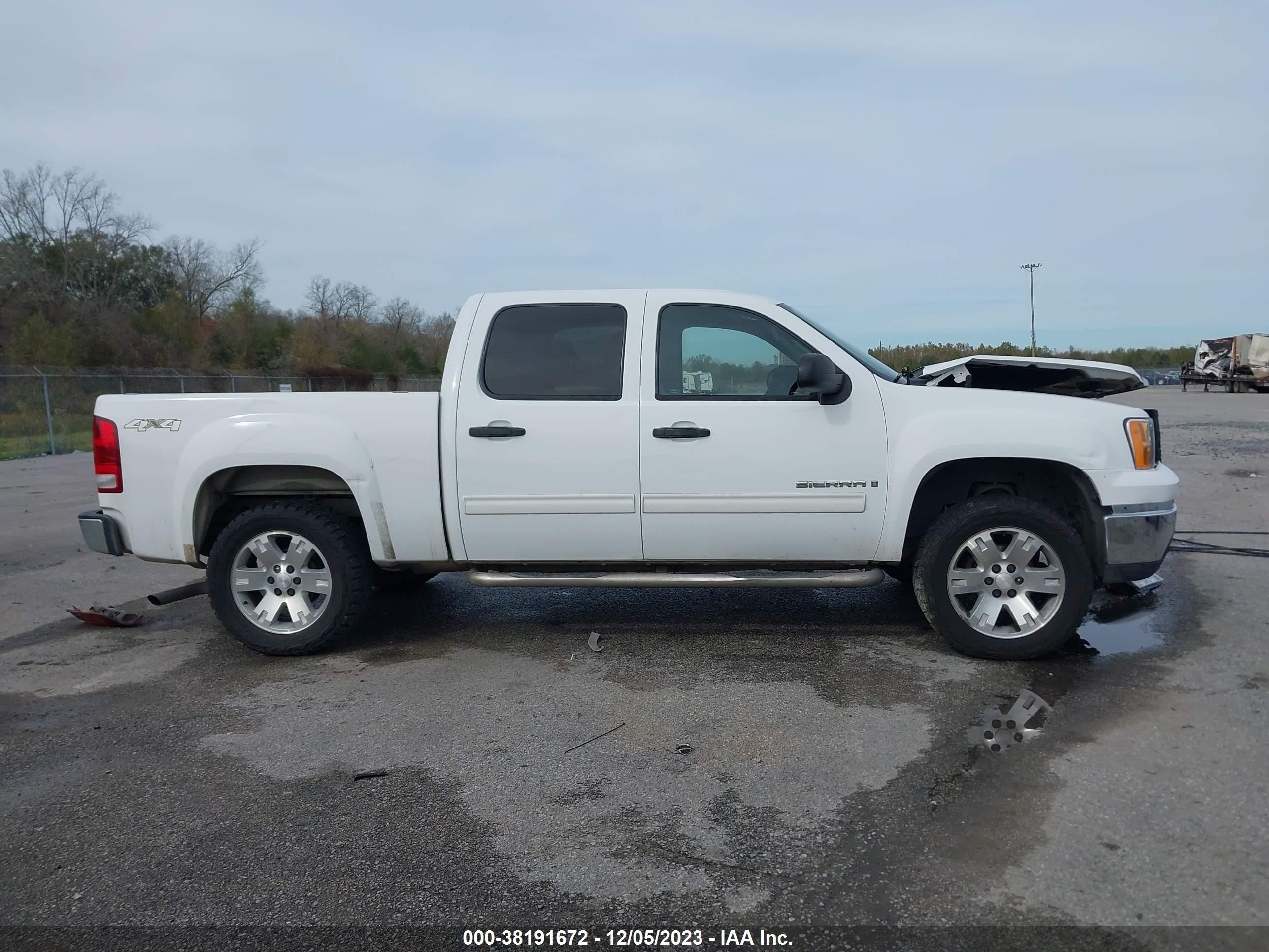 Photo 12 VIN: 3GTEK13M08G167468 - GMC SIERRA 