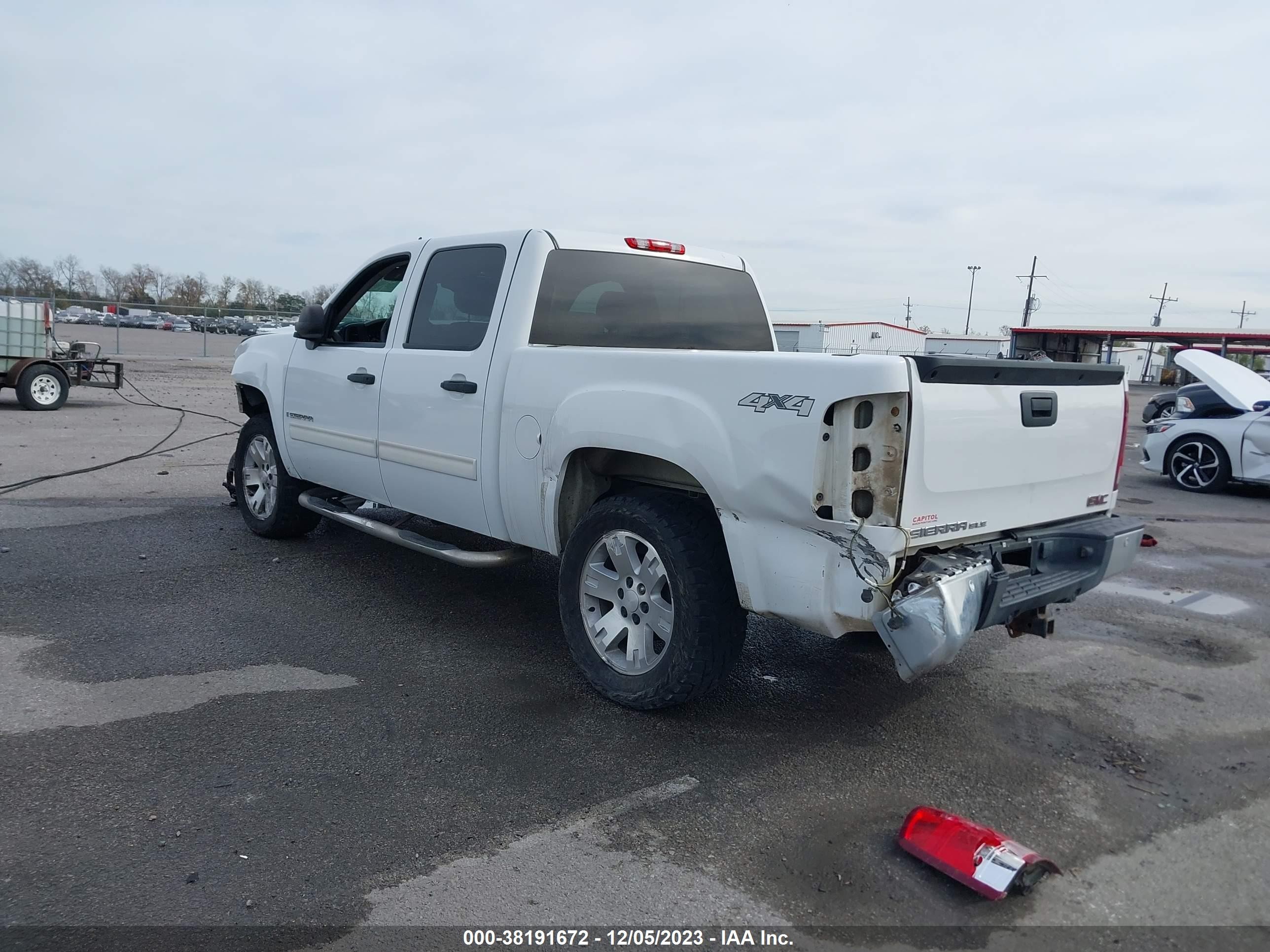 Photo 2 VIN: 3GTEK13M08G167468 - GMC SIERRA 