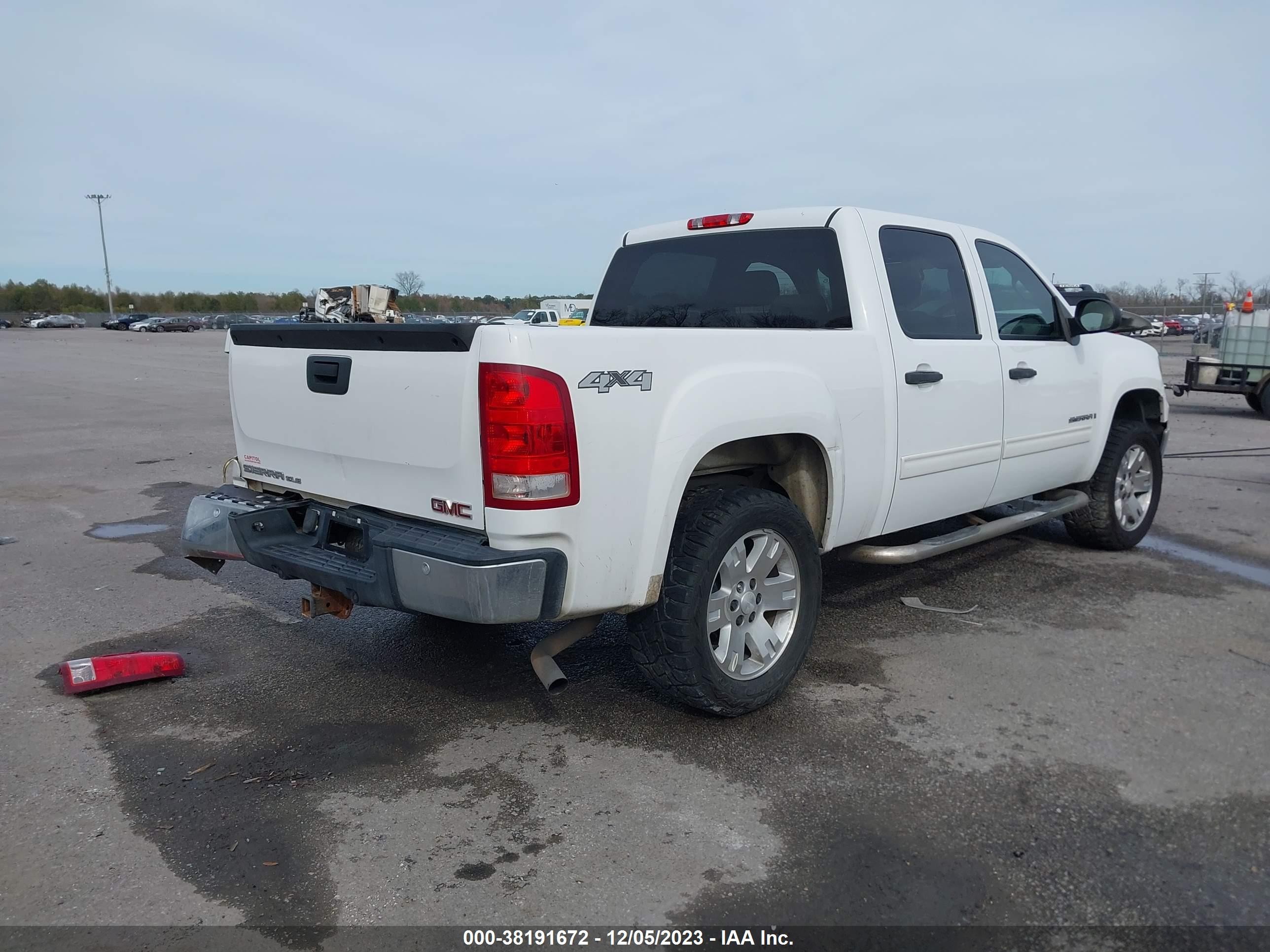 Photo 3 VIN: 3GTEK13M08G167468 - GMC SIERRA 