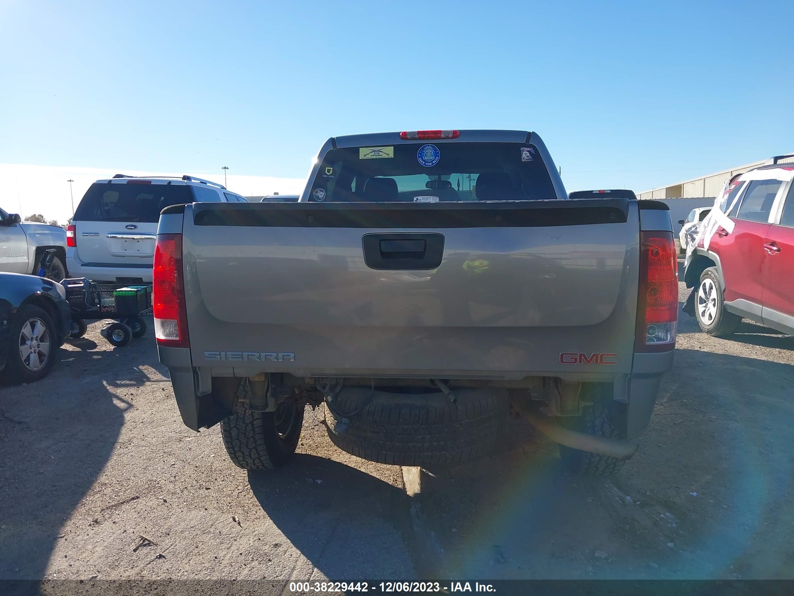 Photo 16 VIN: 3GTEK13M89G180406 - GMC SIERRA 