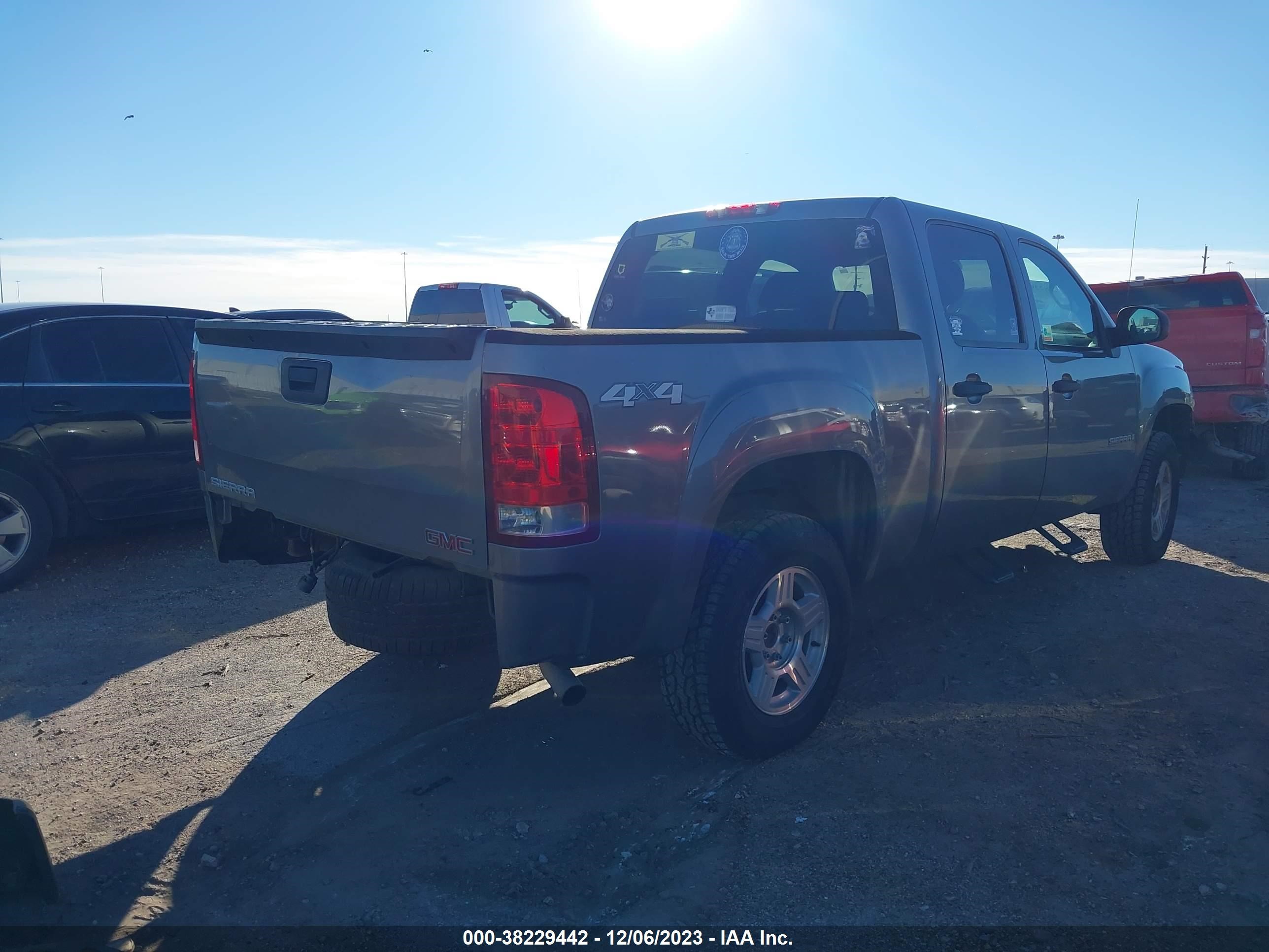 Photo 3 VIN: 3GTEK13M89G180406 - GMC SIERRA 