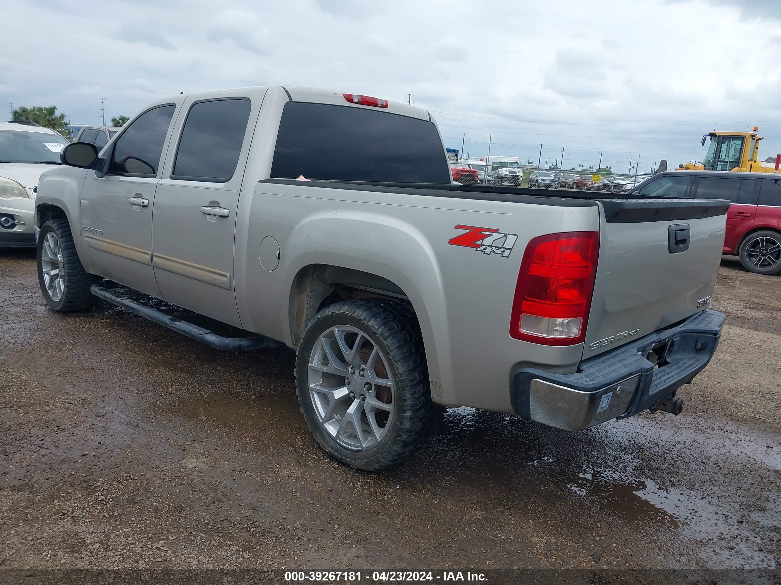 Photo 2 VIN: 3GTEK13MX7G527988 - GMC SIERRA 