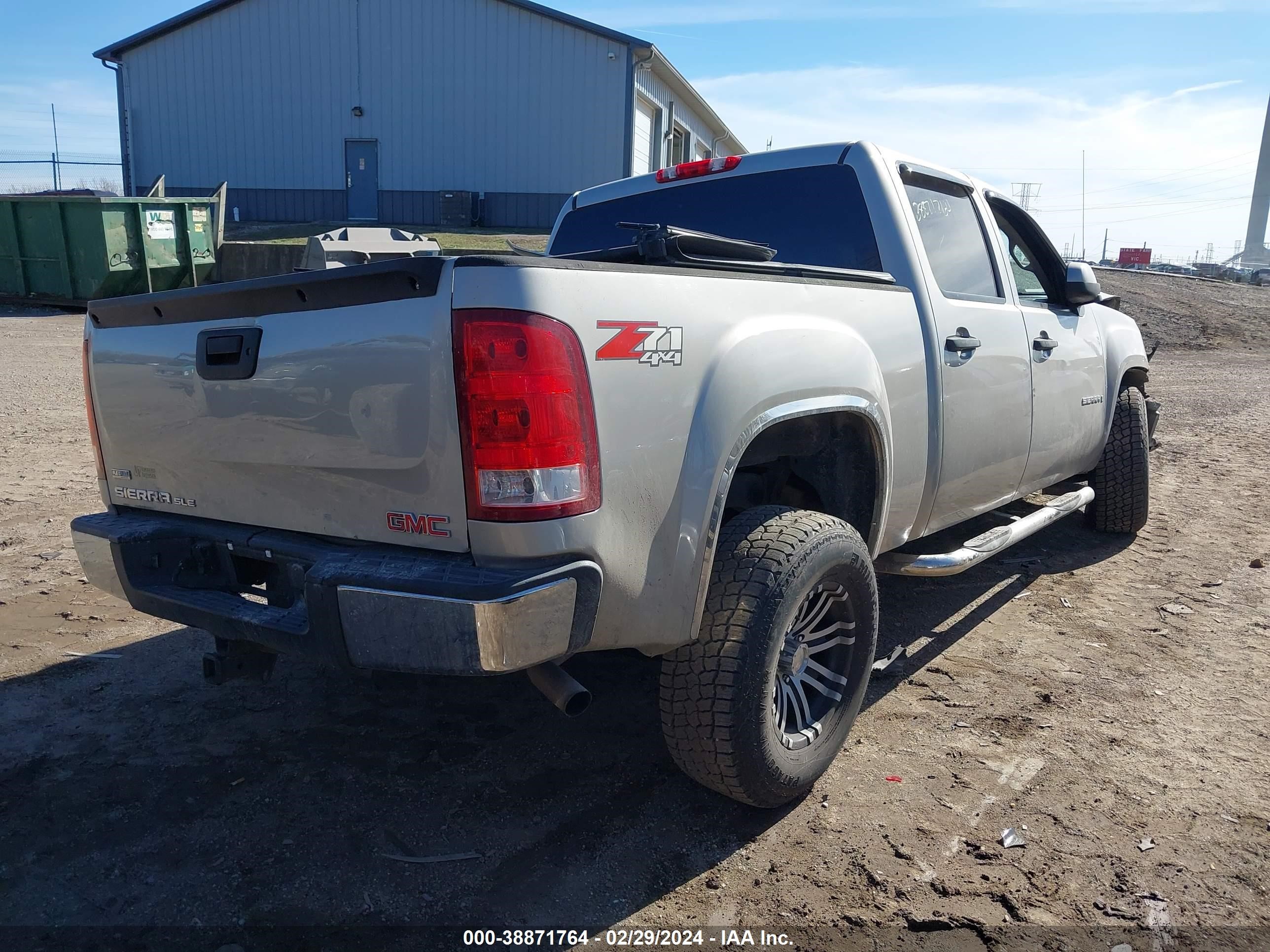 Photo 3 VIN: 3GTEK23389G205527 - GMC SIERRA 